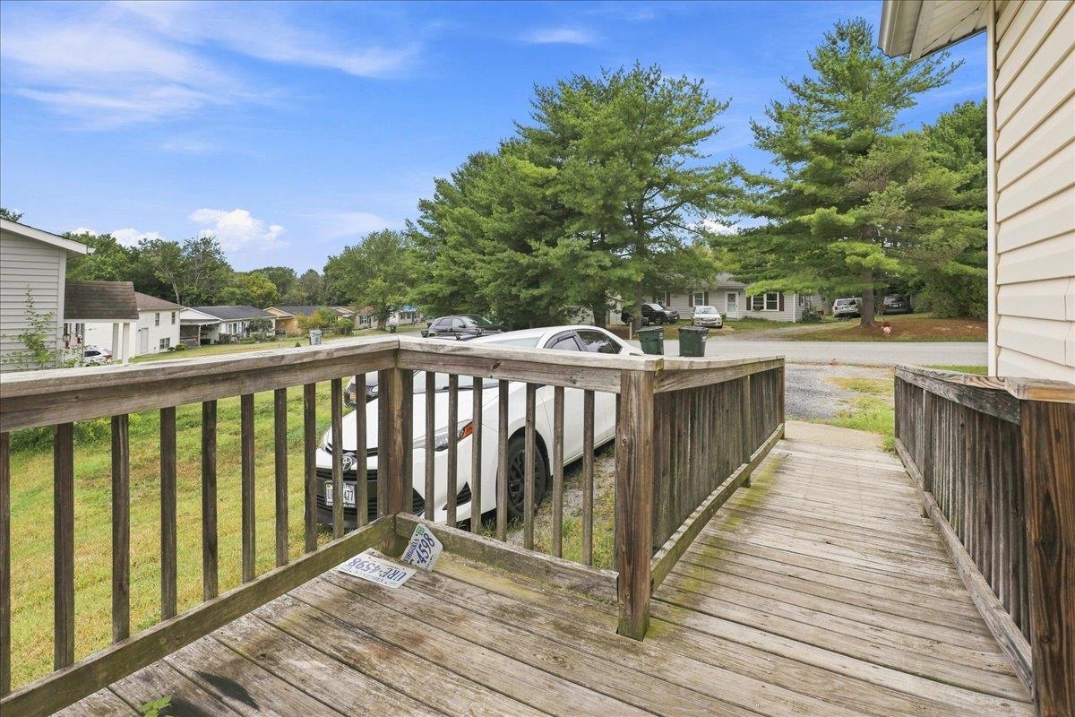 8 WESTGATE RD, VERONA, Virginia 24482, 3 Bedrooms Bedrooms, ,1 BathroomBathrooms,Residential,8 WESTGATE RD,680783 MLS # 680783 8 WESTGATE RD, VERONA, Virginia 24482, 3 Bedrooms Bedrooms, ,1 BathroomBathrooms,Residential,8 WESTGATE RD,680783 MLS # 680783