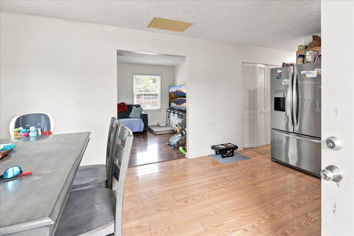 8 WESTGATE RD, VERONA, Virginia 24482, 3 Bedrooms Bedrooms, ,1 BathroomBathrooms,Residential,8 WESTGATE RD,680783 MLS # 680783 8 WESTGATE RD, VERONA, Virginia 24482, 3 Bedrooms Bedrooms, ,1 BathroomBathrooms,Residential,8 WESTGATE RD,680783 MLS # 680783