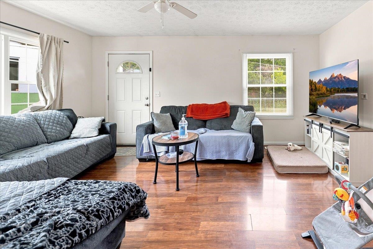 8 WESTGATE RD, VERONA, Virginia 24482, 3 Bedrooms Bedrooms, ,1 BathroomBathrooms,Residential,8 WESTGATE RD,680783 MLS # 680783 8 WESTGATE RD, VERONA, Virginia 24482, 3 Bedrooms Bedrooms, ,1 BathroomBathrooms,Residential,8 WESTGATE RD,680783 MLS # 680783