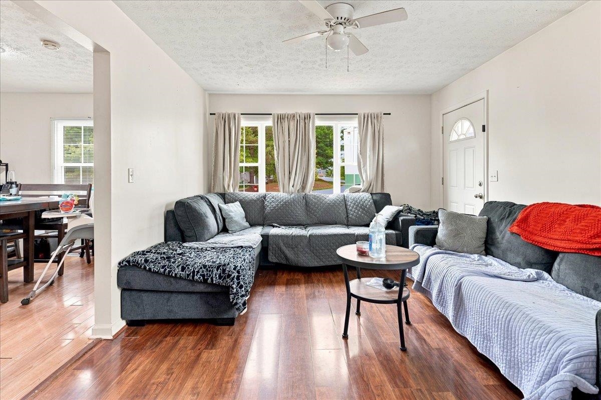 8 WESTGATE RD, VERONA, Virginia 24482, 3 Bedrooms Bedrooms, ,1 BathroomBathrooms,Residential,8 WESTGATE RD,680783 MLS # 680783 8 WESTGATE RD, VERONA, Virginia 24482, 3 Bedrooms Bedrooms, ,1 BathroomBathrooms,Residential,8 WESTGATE RD,680783 MLS # 680783