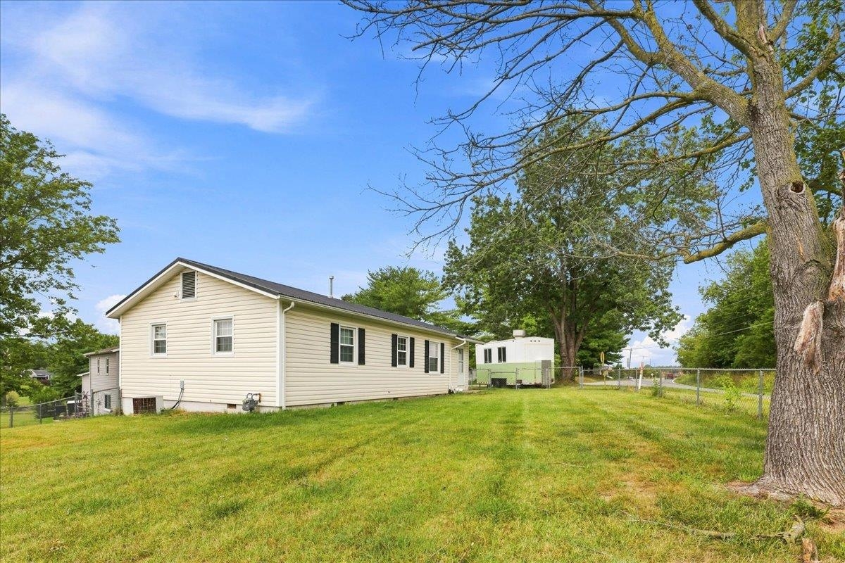 8 WESTGATE RD, VERONA, Virginia 24482, 3 Bedrooms Bedrooms, ,1 BathroomBathrooms,Residential,8 WESTGATE RD,680783 MLS # 680783 8 WESTGATE RD, VERONA, Virginia 24482, 3 Bedrooms Bedrooms, ,1 BathroomBathrooms,Residential,8 WESTGATE RD,680783 MLS # 680783
