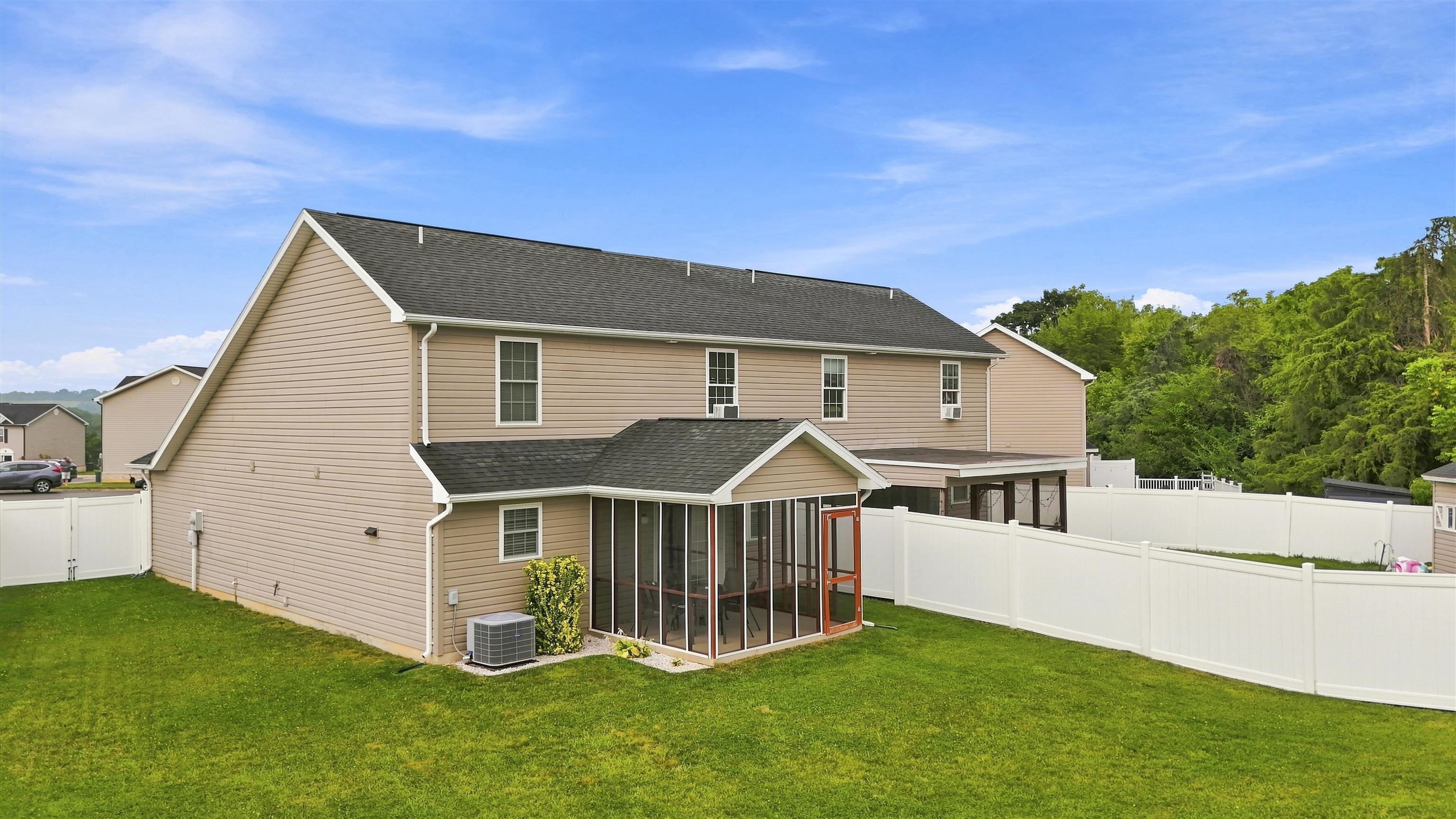 1731 PEAR ST, HARRISONBURG, Virginia 22801, 3 Bedrooms Bedrooms, ,2 BathroomsBathrooms,Residential,1731 PEAR ST,680784 MLS # 680784 1731 PEAR ST, HARRISONBURG, Virginia 22801, 3 Bedrooms Bedrooms, ,2 BathroomsBathrooms,Residential,1731 PEAR ST,680784 MLS # 680784