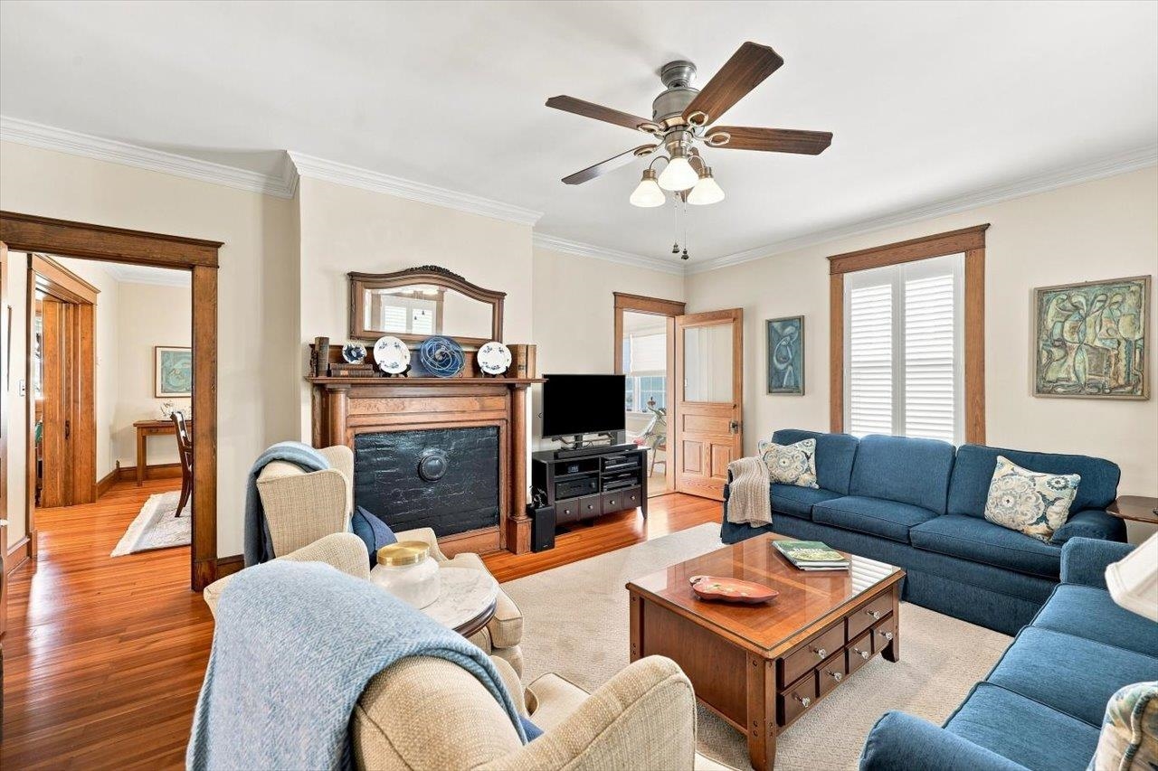 376 MAPLE AVE, WAYNESBORO, Virginia 22980, 3 Bedrooms Bedrooms, ,2 BathroomsBathrooms,Residential,376 MAPLE AVE,680690 MLS # 680690 376 MAPLE AVE, WAYNESBORO, Virginia 22980, 3 Bedrooms Bedrooms, ,2 BathroomsBathrooms,Residential,376 MAPLE AVE,680690 MLS # 680690