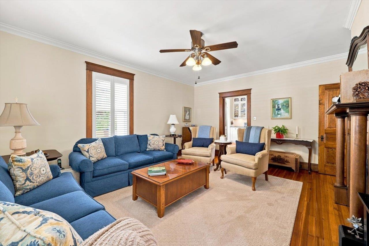376 MAPLE AVE, WAYNESBORO, Virginia 22980, 3 Bedrooms Bedrooms, ,2 BathroomsBathrooms,Residential,376 MAPLE AVE,680690 MLS # 680690 376 MAPLE AVE, WAYNESBORO, Virginia 22980, 3 Bedrooms Bedrooms, ,2 BathroomsBathrooms,Residential,376 MAPLE AVE,680690 MLS # 680690