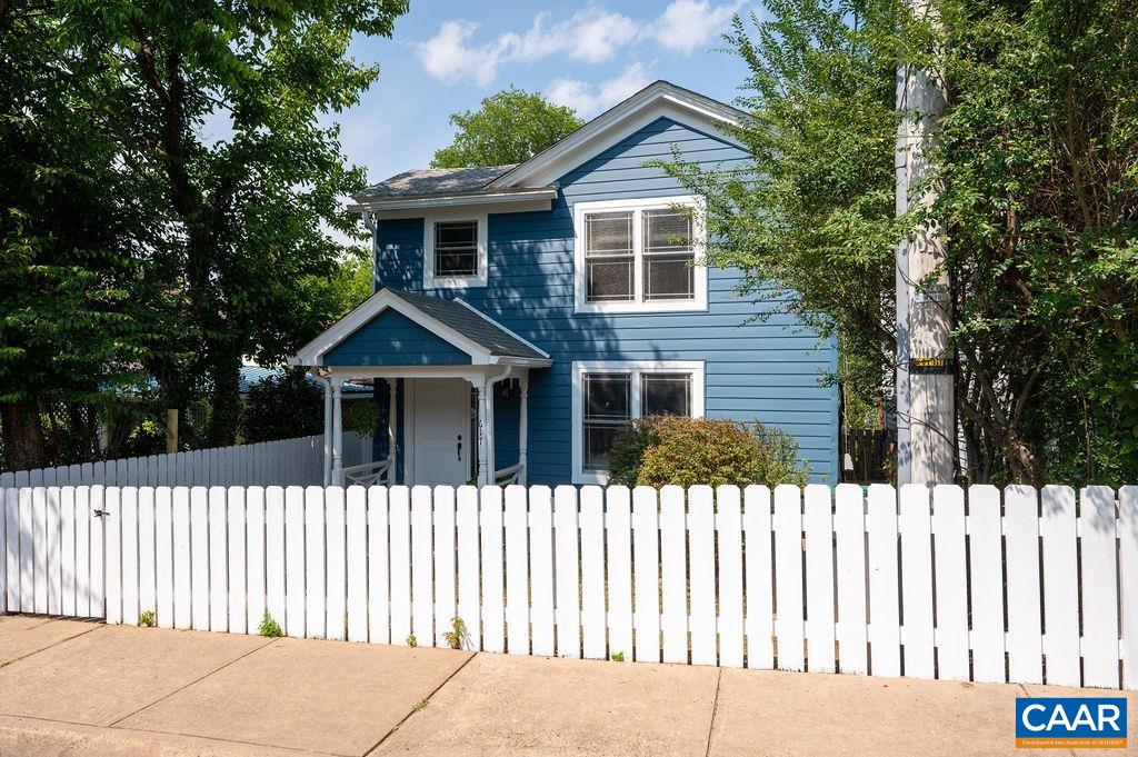 617 HINTON AVE, CHARLOTTESVILLE, Virginia 22902, 3 Bedrooms Bedrooms, ,2 BathroomsBathrooms,Residential,617 HINTON AVE,680785 MLS # 680785 617 HINTON AVE, CHARLOTTESVILLE, Virginia 22902, 3 Bedrooms Bedrooms, ,2 BathroomsBathrooms,Residential,617 HINTON AVE,680785 MLS # 680785
