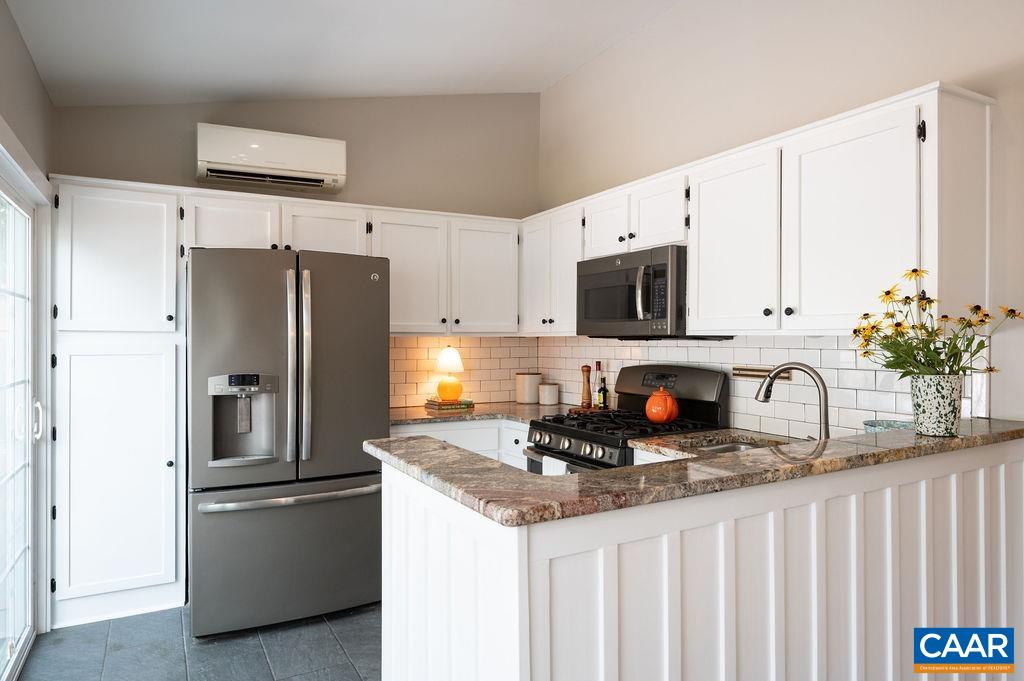617 HINTON AVE, CHARLOTTESVILLE, Virginia 22902, 3 Bedrooms Bedrooms, ,2 BathroomsBathrooms,Residential,617 HINTON AVE,680785 MLS # 680785 617 HINTON AVE, CHARLOTTESVILLE, Virginia 22902, 3 Bedrooms Bedrooms, ,2 BathroomsBathrooms,Residential,617 HINTON AVE,680785 MLS # 680785