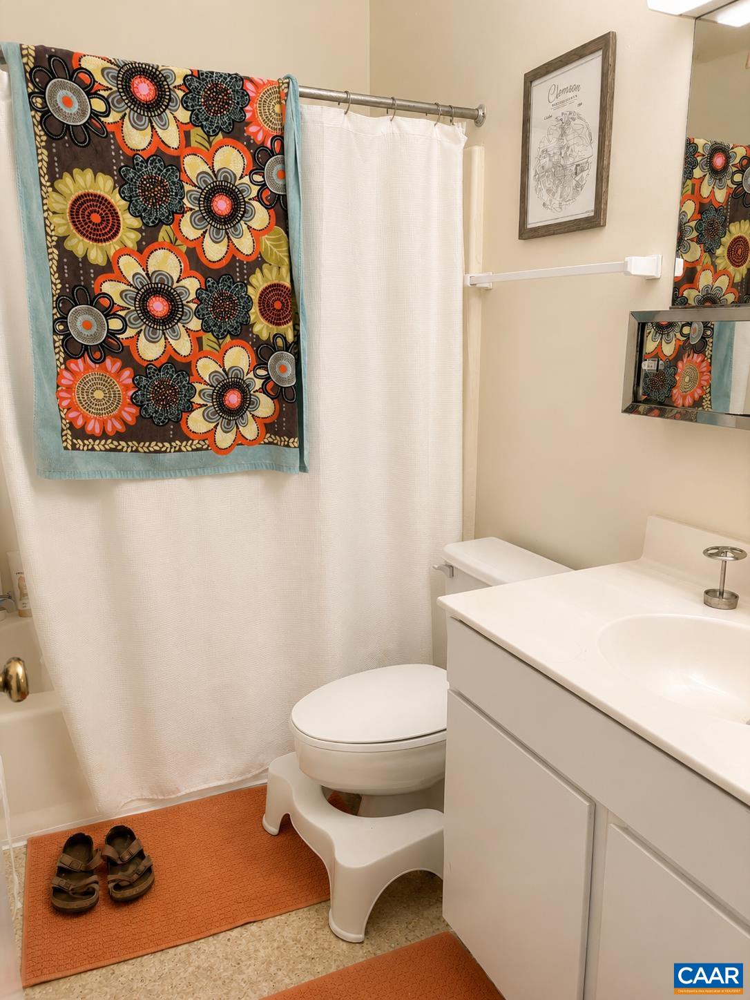 110 HARVEST DR, CHARLOTTESVILLE, Virginia 22903, 3 Bedrooms Bedrooms, ,2 BathroomsBathrooms,Residential,110 HARVEST DR,680809 MLS # 680809 110 HARVEST DR, CHARLOTTESVILLE, Virginia 22903, 3 Bedrooms Bedrooms, ,2 BathroomsBathrooms,Residential,110 HARVEST DR,680809 MLS # 680809