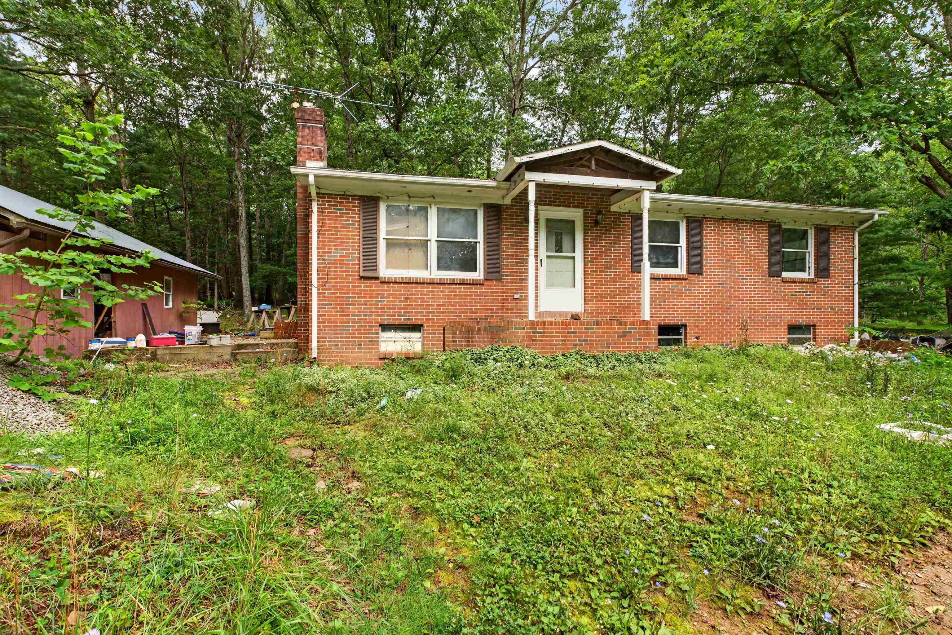 26 CHRISTIAN LN, SWOOPE, Virginia 24479, 3 Bedrooms Bedrooms, ,1 BathroomBathrooms,Residential,26 CHRISTIAN LN,680811 MLS # 680811