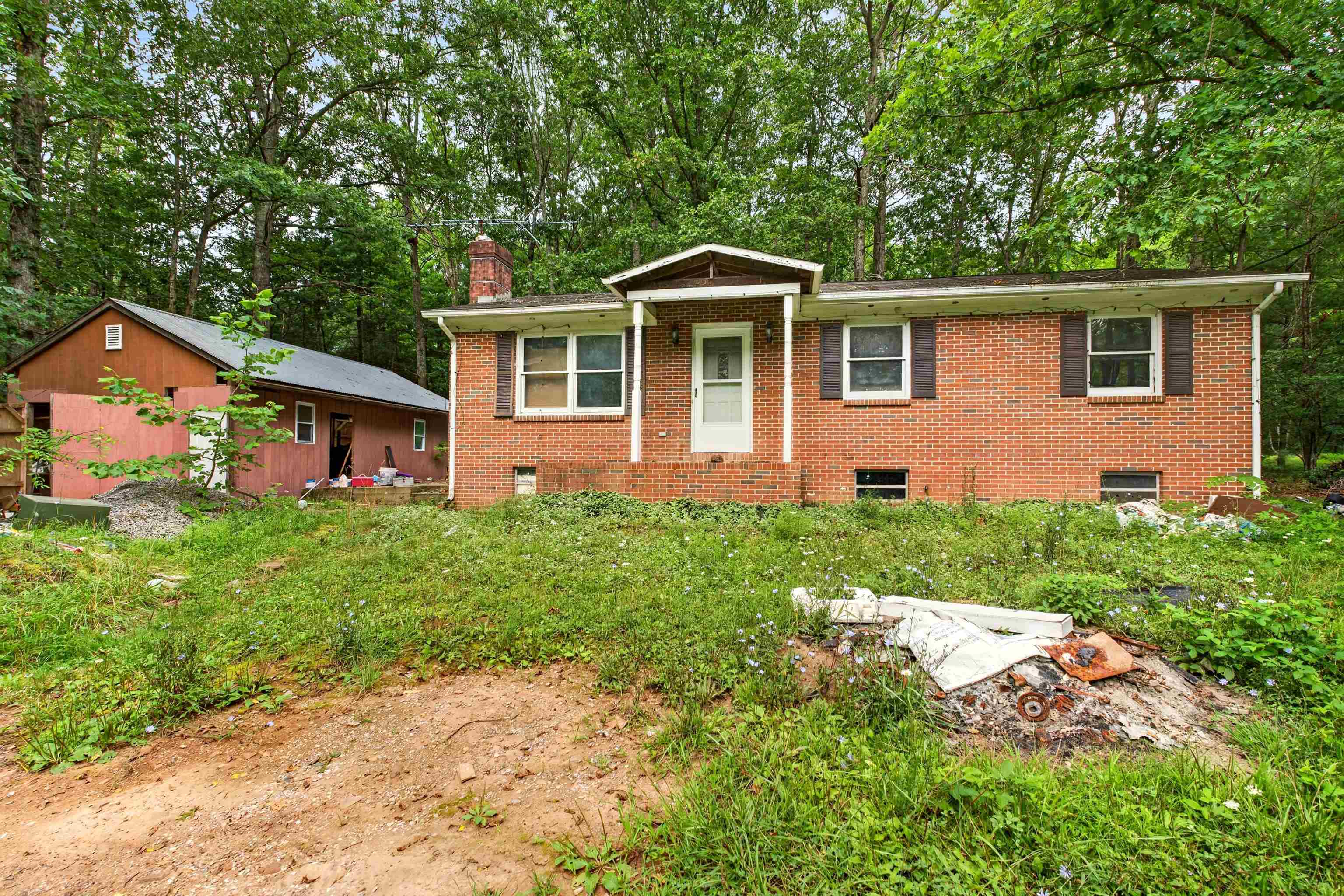 26 CHRISTIAN LN, SWOOPE, Virginia 24479, 3 Bedrooms Bedrooms, ,1 BathroomBathrooms,Residential,26 CHRISTIAN LN,680811 MLS # 680811 26 CHRISTIAN LN, SWOOPE, Virginia 24479, 3 Bedrooms Bedrooms, ,1 BathroomBathrooms,Residential,26 CHRISTIAN LN,680811 MLS # 680811