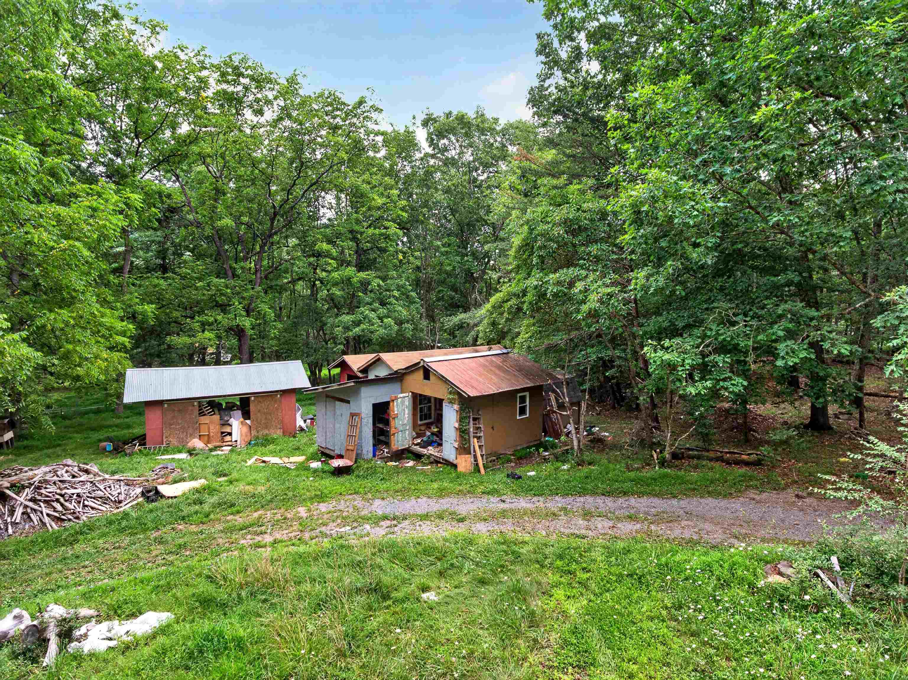 26 CHRISTIAN LN, SWOOPE, Virginia 24479, 3 Bedrooms Bedrooms, ,1 BathroomBathrooms,Residential,26 CHRISTIAN LN,680811 MLS # 680811 26 CHRISTIAN LN, SWOOPE, Virginia 24479, 3 Bedrooms Bedrooms, ,1 BathroomBathrooms,Residential,26 CHRISTIAN LN,680811 MLS # 680811