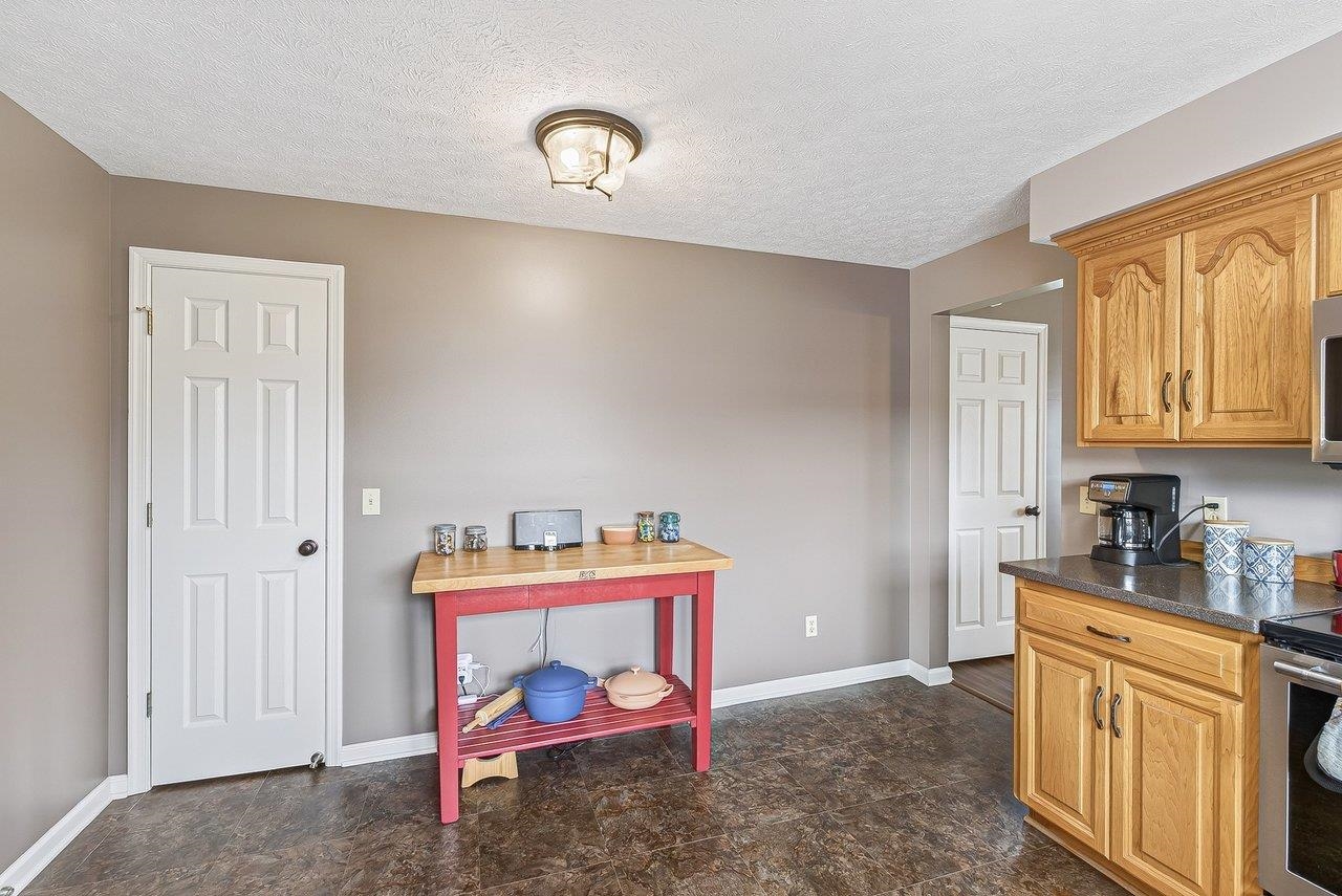 14512 S EAST SIDE HWY, GROTTOES, Virginia 24441, 4 Bedrooms Bedrooms, ,3 BathroomsBathrooms,Residential,14512 S EAST SIDE HWY,680817 MLS # 680817 14512 S EAST SIDE HWY, GROTTOES, Virginia 24441, 4 Bedrooms Bedrooms, ,3 BathroomsBathrooms,Residential,14512 S EAST SIDE HWY,680817 MLS # 680817