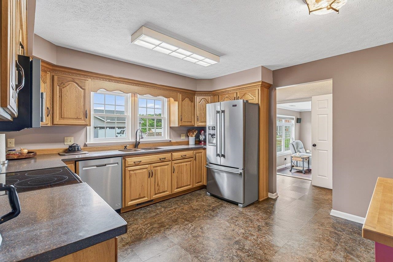 14512 S EAST SIDE HWY, GROTTOES, Virginia 24441, 4 Bedrooms Bedrooms, ,3 BathroomsBathrooms,Residential,14512 S EAST SIDE HWY,680817 MLS # 680817 14512 S EAST SIDE HWY, GROTTOES, Virginia 24441, 4 Bedrooms Bedrooms, ,3 BathroomsBathrooms,Residential,14512 S EAST SIDE HWY,680817 MLS # 680817