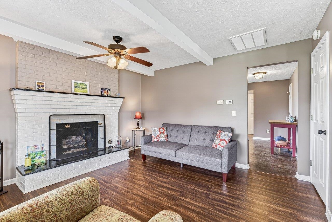 14512 S EAST SIDE HWY, GROTTOES, Virginia 24441, 4 Bedrooms Bedrooms, ,3 BathroomsBathrooms,Residential,14512 S EAST SIDE HWY,680817 MLS # 680817 14512 S EAST SIDE HWY, GROTTOES, Virginia 24441, 4 Bedrooms Bedrooms, ,3 BathroomsBathrooms,Residential,14512 S EAST SIDE HWY,680817 MLS # 680817