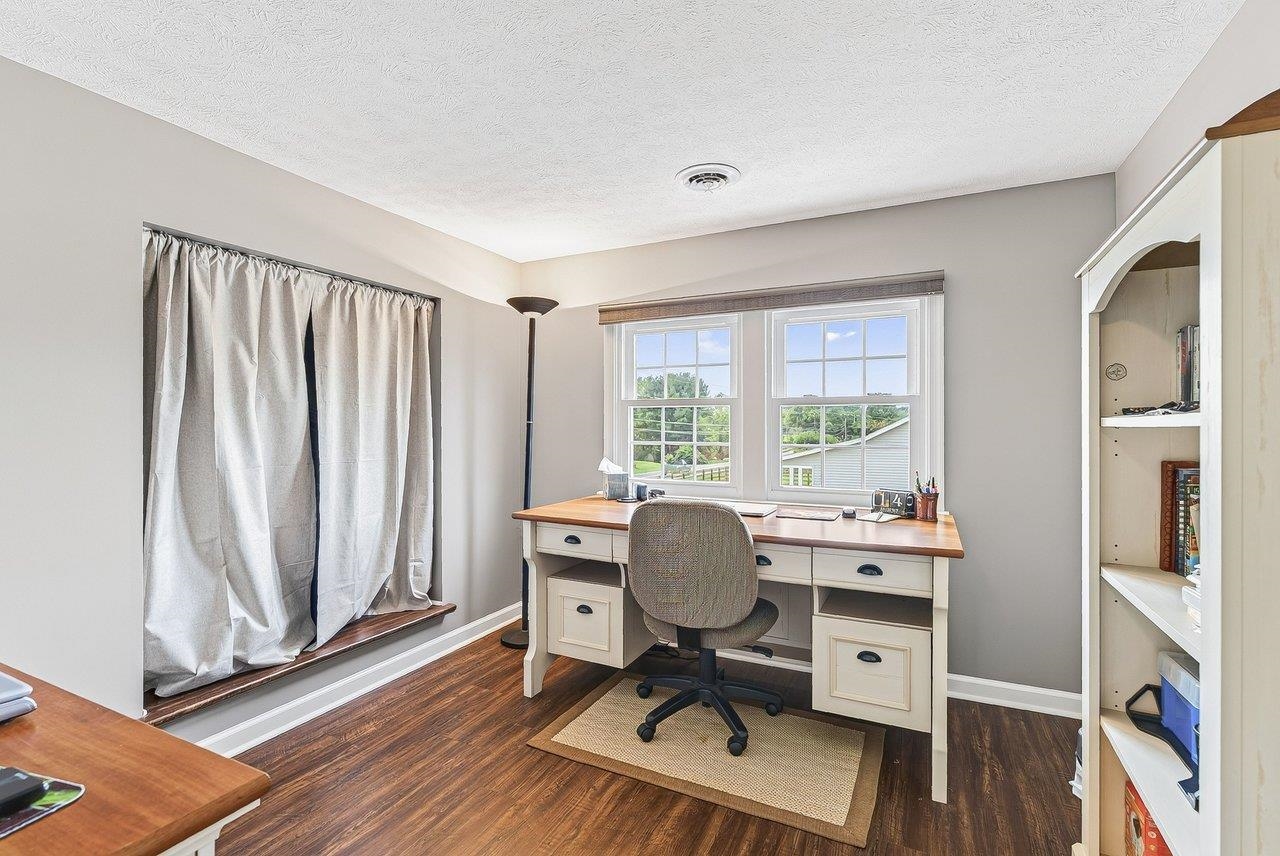 14512 S EAST SIDE HWY, GROTTOES, Virginia 24441, 4 Bedrooms Bedrooms, ,3 BathroomsBathrooms,Residential,14512 S EAST SIDE HWY,680817 MLS # 680817 14512 S EAST SIDE HWY, GROTTOES, Virginia 24441, 4 Bedrooms Bedrooms, ,3 BathroomsBathrooms,Residential,14512 S EAST SIDE HWY,680817 MLS # 680817