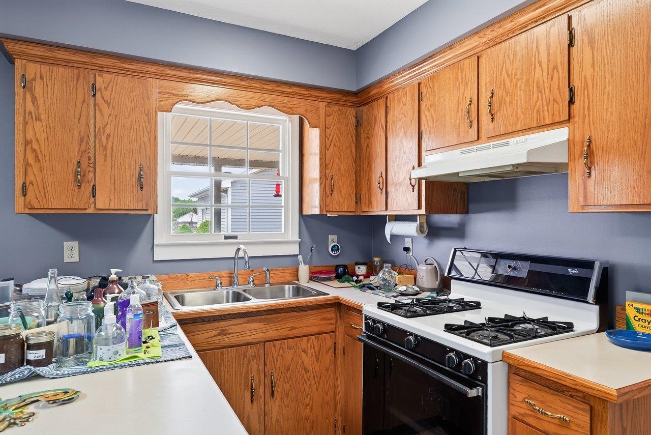 14512 S EAST SIDE HWY, GROTTOES, Virginia 24441, 4 Bedrooms Bedrooms, ,3 BathroomsBathrooms,Residential,14512 S EAST SIDE HWY,680817 MLS # 680817 14512 S EAST SIDE HWY, GROTTOES, Virginia 24441, 4 Bedrooms Bedrooms, ,3 BathroomsBathrooms,Residential,14512 S EAST SIDE HWY,680817 MLS # 680817