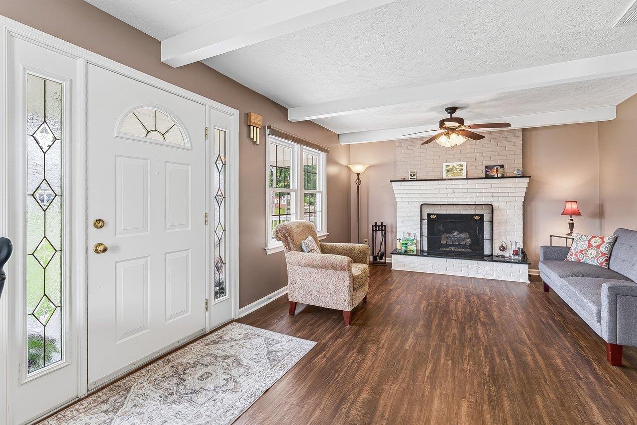 14512 S EAST SIDE HWY, GROTTOES, Virginia 24441, 4 Bedrooms Bedrooms, ,3 BathroomsBathrooms,Residential,14512 S EAST SIDE HWY,680817 MLS # 680817 14512 S EAST SIDE HWY, GROTTOES, Virginia 24441, 4 Bedrooms Bedrooms, ,3 BathroomsBathrooms,Residential,14512 S EAST SIDE HWY,680817 MLS # 680817