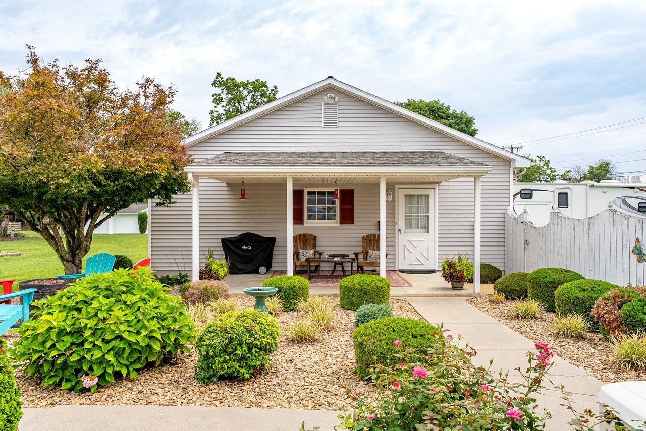 14512 S EAST SIDE HWY, GROTTOES, Virginia 24441, 4 Bedrooms Bedrooms, ,3 BathroomsBathrooms,Residential,14512 S EAST SIDE HWY,680817 MLS # 680817 14512 S EAST SIDE HWY, GROTTOES, Virginia 24441, 4 Bedrooms Bedrooms, ,3 BathroomsBathrooms,Residential,14512 S EAST SIDE HWY,680817 MLS # 680817
