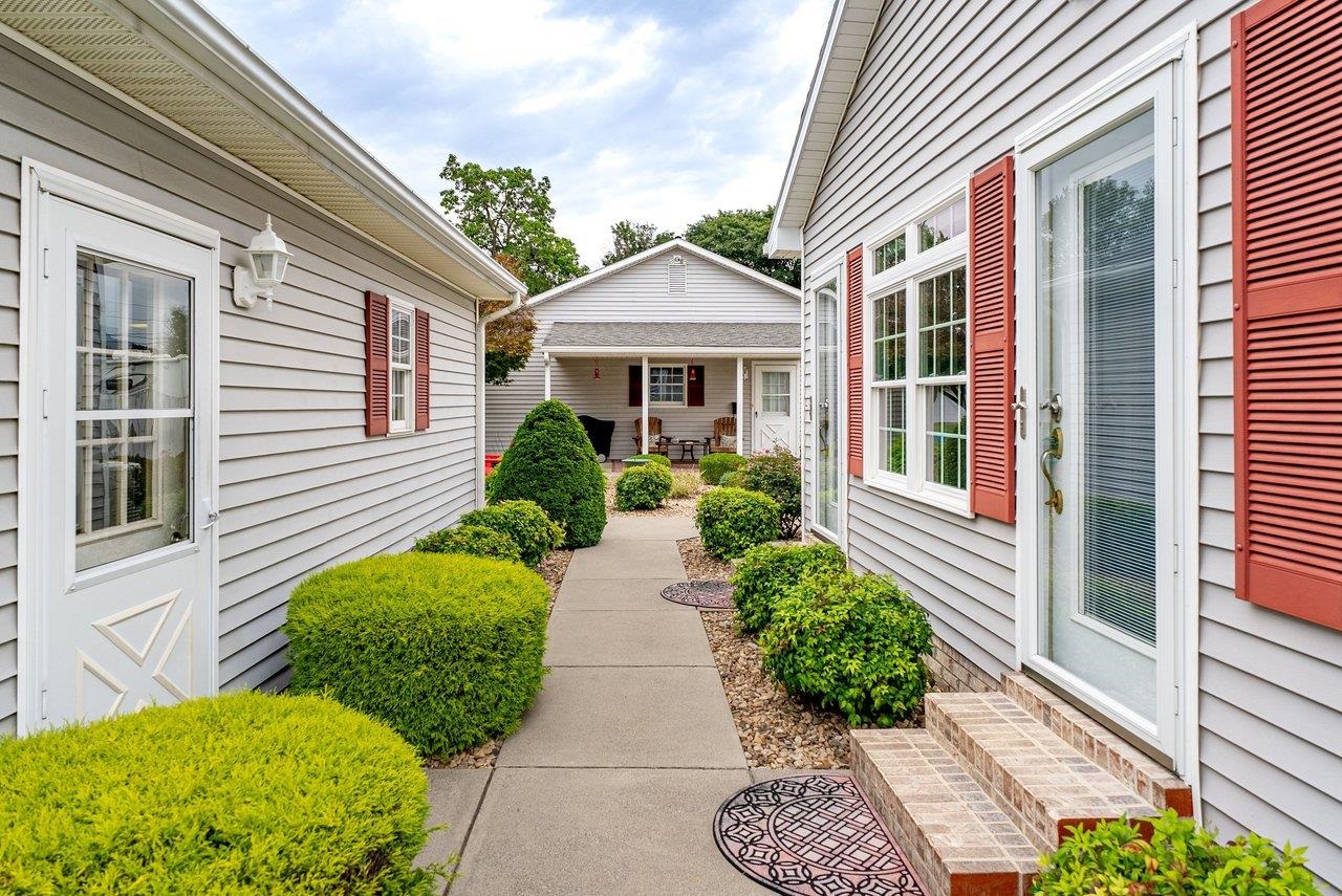 14512 S EAST SIDE HWY, GROTTOES, Virginia 24441, 4 Bedrooms Bedrooms, ,3 BathroomsBathrooms,Residential,14512 S EAST SIDE HWY,680817 MLS # 680817 14512 S EAST SIDE HWY, GROTTOES, Virginia 24441, 4 Bedrooms Bedrooms, ,3 BathroomsBathrooms,Residential,14512 S EAST SIDE HWY,680817 MLS # 680817