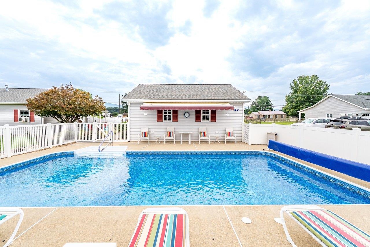 14512 S EAST SIDE HWY, GROTTOES, Virginia 24441, 4 Bedrooms Bedrooms, ,3 BathroomsBathrooms,Residential,14512 S EAST SIDE HWY,680817 MLS # 680817 14512 S EAST SIDE HWY, GROTTOES, Virginia 24441, 4 Bedrooms Bedrooms, ,3 BathroomsBathrooms,Residential,14512 S EAST SIDE HWY,680817 MLS # 680817