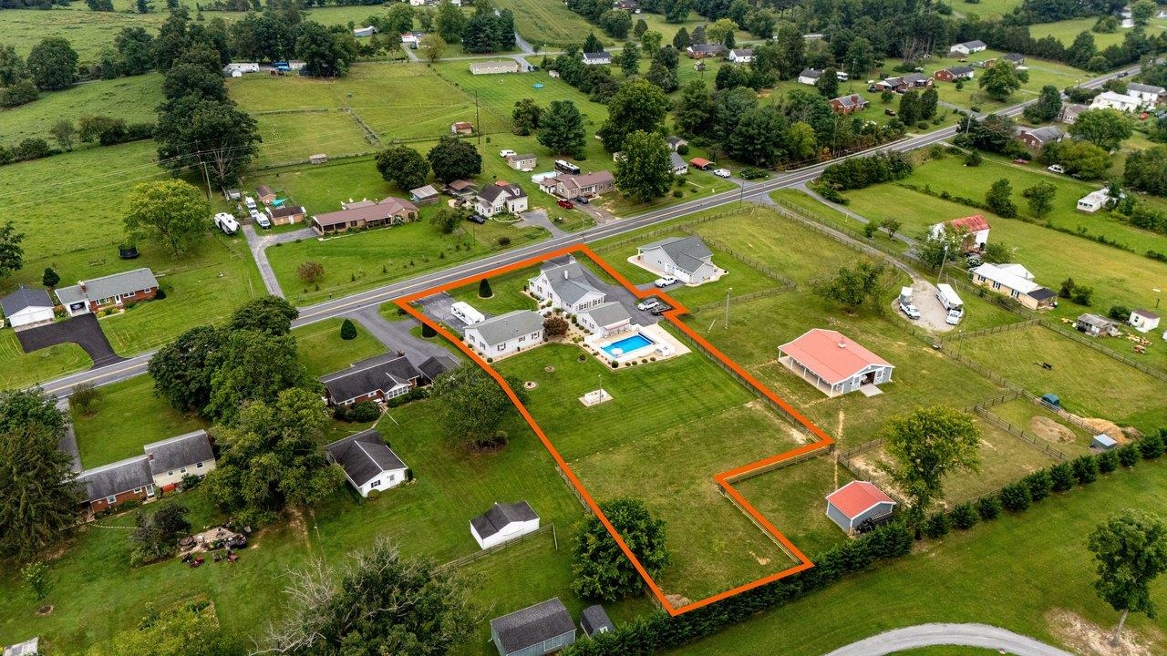 14512 S EAST SIDE HWY, GROTTOES, Virginia 24441, 4 Bedrooms Bedrooms, ,3 BathroomsBathrooms,Residential,14512 S EAST SIDE HWY,680817 MLS # 680817 14512 S EAST SIDE HWY, GROTTOES, Virginia 24441, 4 Bedrooms Bedrooms, ,3 BathroomsBathrooms,Residential,14512 S EAST SIDE HWY,680817 MLS # 680817