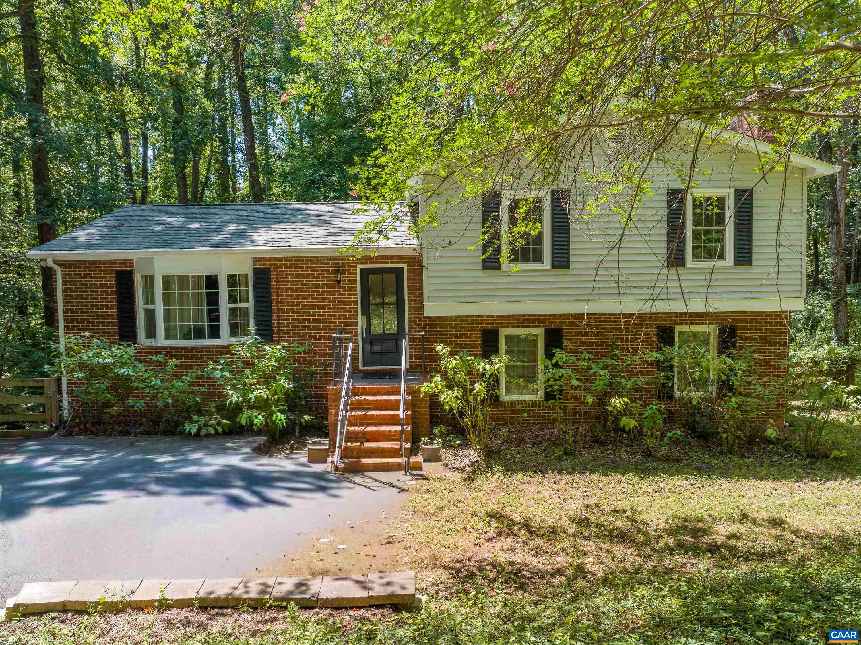98 OAK FOREST CIR, CHARLOTTESVILLE, Virginia 22901, 4 Bedrooms Bedrooms, ,3 BathroomsBathrooms,Residential,PRIVACY-City Convenience!,98 OAK FOREST CIR,679337 MLS # 679337