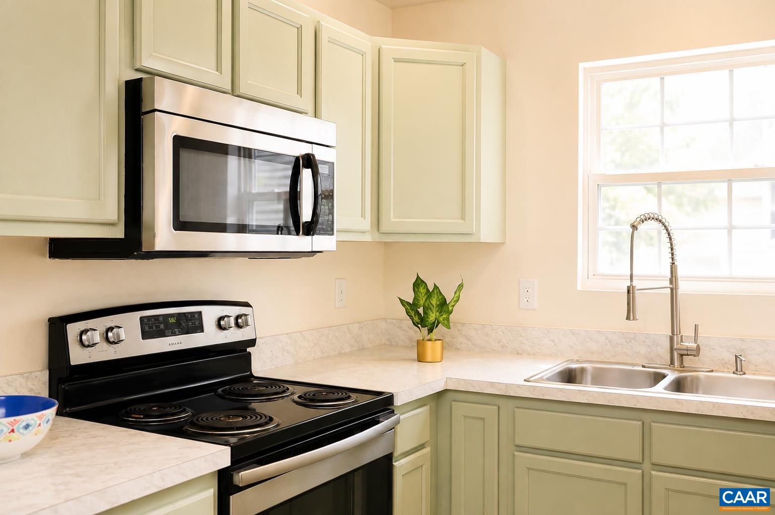 117 WATERBURY CT, CHARLOTTESVILLE, Virginia 22902, 3 Bedrooms Bedrooms, ,2 BathroomsBathrooms,Residential,117 WATERBURY CT,680210 MLS # 680210