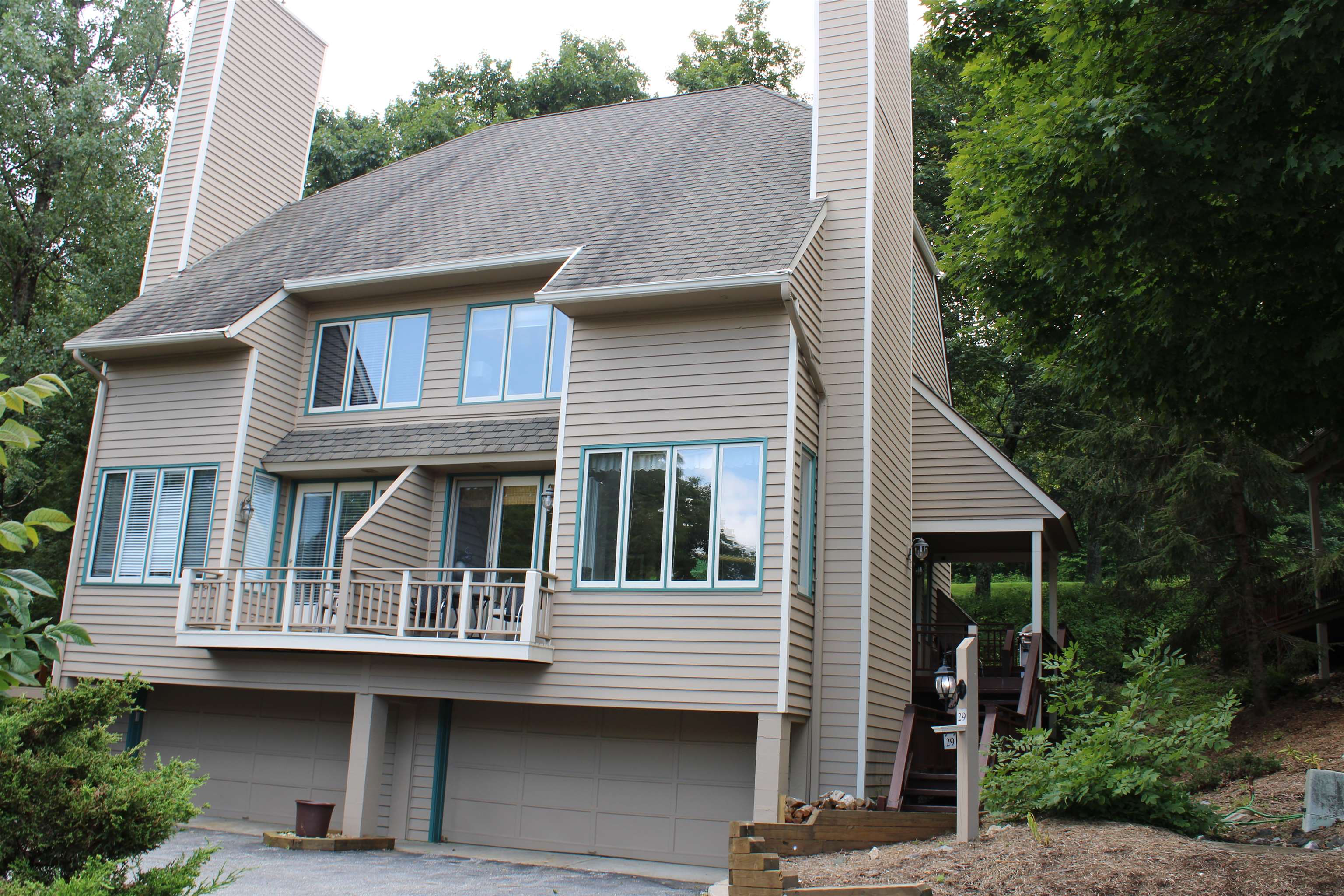 29 BRIARWOOD LN, WINTERGREEN RESORT, Virginia 22967, 4 Bedrooms Bedrooms, ,3 BathroomsBathrooms,Residential,29 BRIARWOOD LN,680564 MLS # 680564