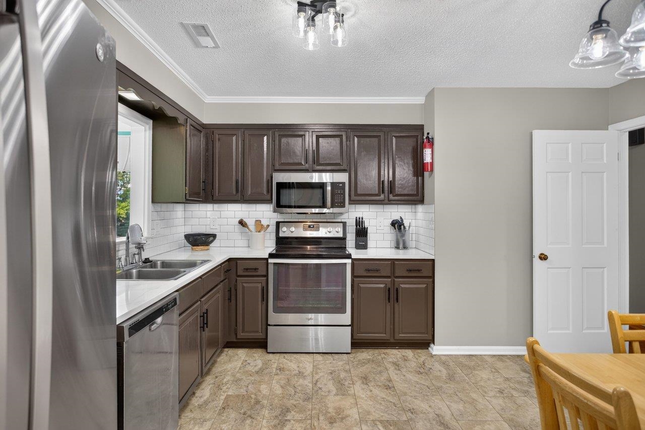 331 MYERS AVE, HARRISONBURG, Virginia 22801, 5 Bedrooms Bedrooms, ,3 BathroomsBathrooms,Residential,331 MYERS AVE,680816 MLS # 680816 331 MYERS AVE, HARRISONBURG, Virginia 22801, 5 Bedrooms Bedrooms, ,3 BathroomsBathrooms,Residential,331 MYERS AVE,680816 MLS # 680816