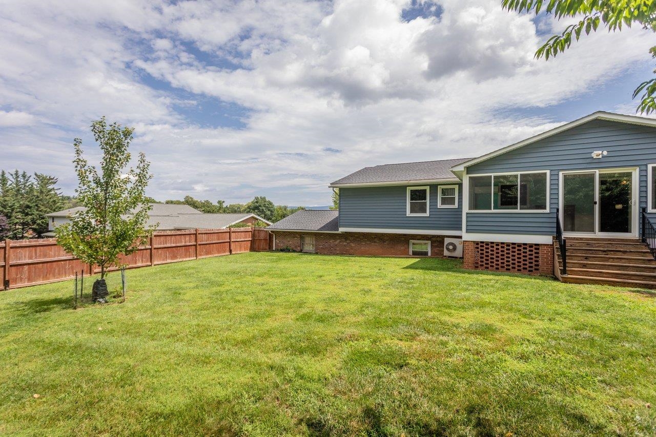331 MYERS AVE, HARRISONBURG, Virginia 22801, 5 Bedrooms Bedrooms, ,3 BathroomsBathrooms,Residential,331 MYERS AVE,680816 MLS # 680816 331 MYERS AVE, HARRISONBURG, Virginia 22801, 5 Bedrooms Bedrooms, ,3 BathroomsBathrooms,Residential,331 MYERS AVE,680816 MLS # 680816