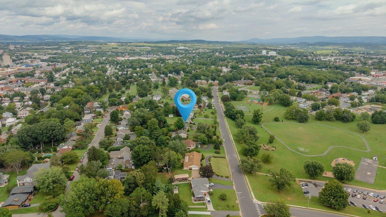 331 MYERS AVE, HARRISONBURG, Virginia 22801, 5 Bedrooms Bedrooms, ,3 BathroomsBathrooms,Residential,331 MYERS AVE,680816 MLS # 680816 331 MYERS AVE, HARRISONBURG, Virginia 22801, 5 Bedrooms Bedrooms, ,3 BathroomsBathrooms,Residential,331 MYERS AVE,680816 MLS # 680816