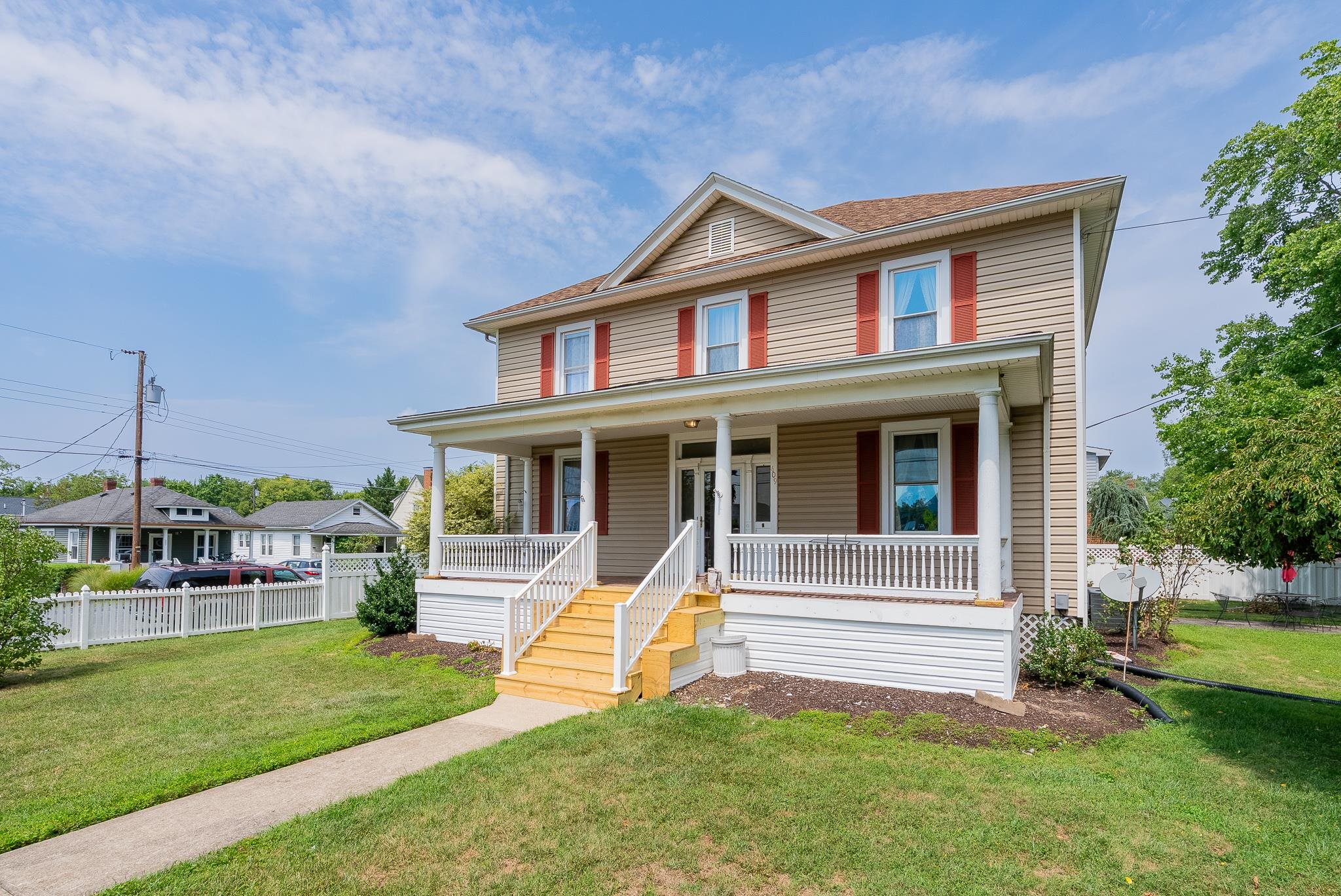 409 8TH ST, WAYNESBORO, Virginia 22980, 4 Bedrooms Bedrooms, ,2 BathroomsBathrooms,Residential,409 8TH ST,680819 MLS # 680819
