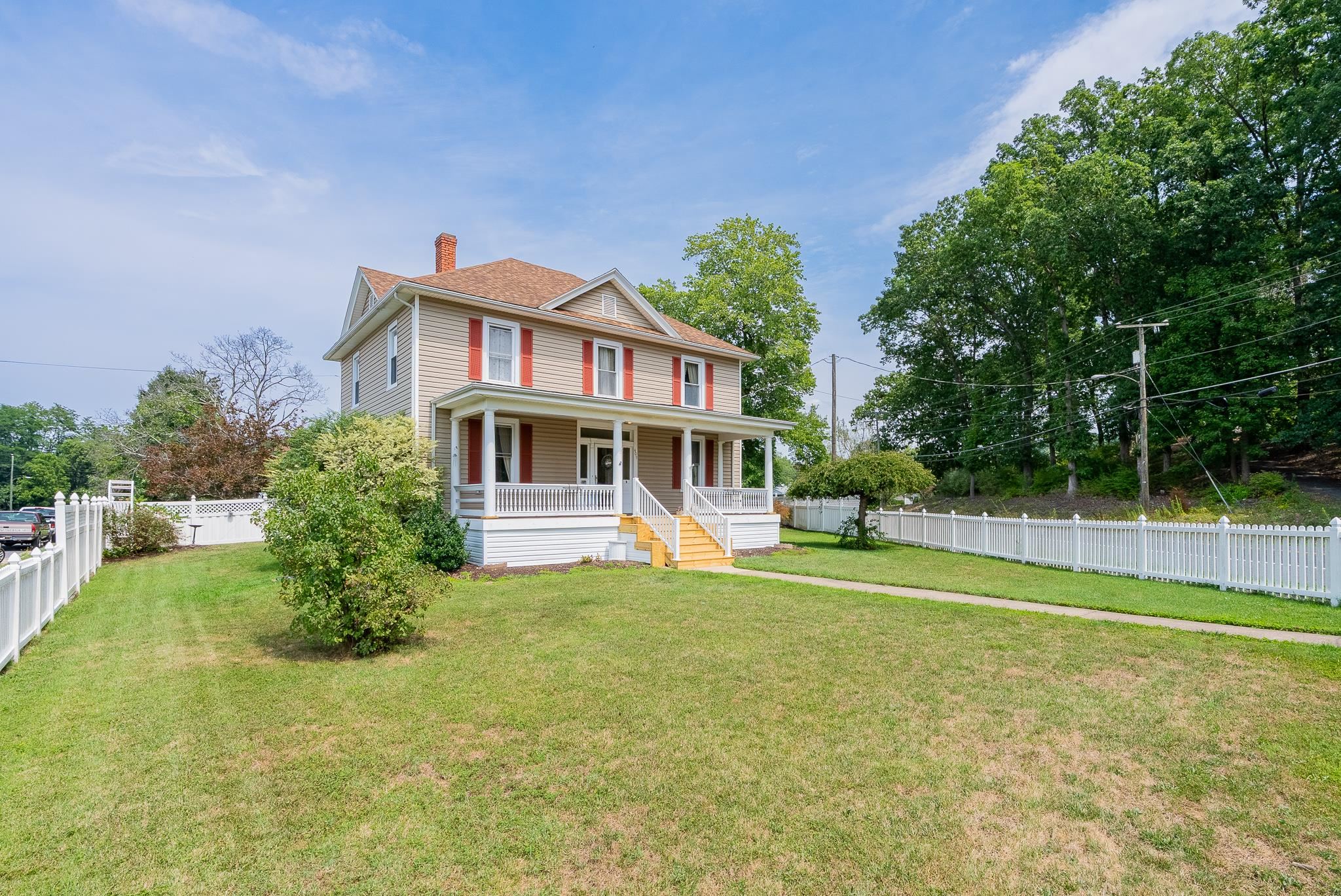 409 8TH ST, WAYNESBORO, Virginia 22980, 4 Bedrooms Bedrooms, ,2 BathroomsBathrooms,Residential,409 8TH ST,680819 MLS # 680819