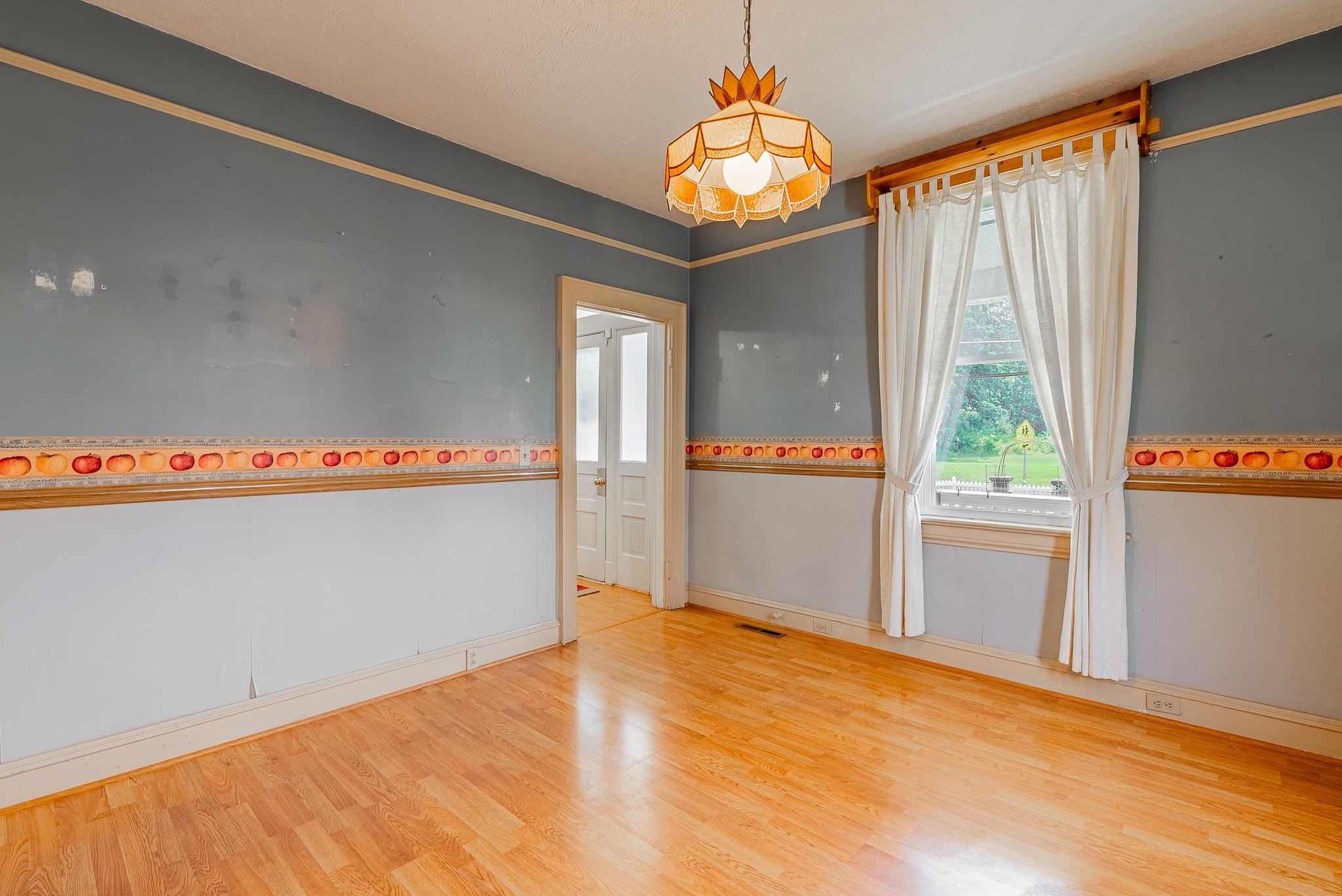 409 8TH ST, WAYNESBORO, Virginia 22980, 4 Bedrooms Bedrooms, ,2 BathroomsBathrooms,Residential,409 8TH ST,680819 MLS # 680819