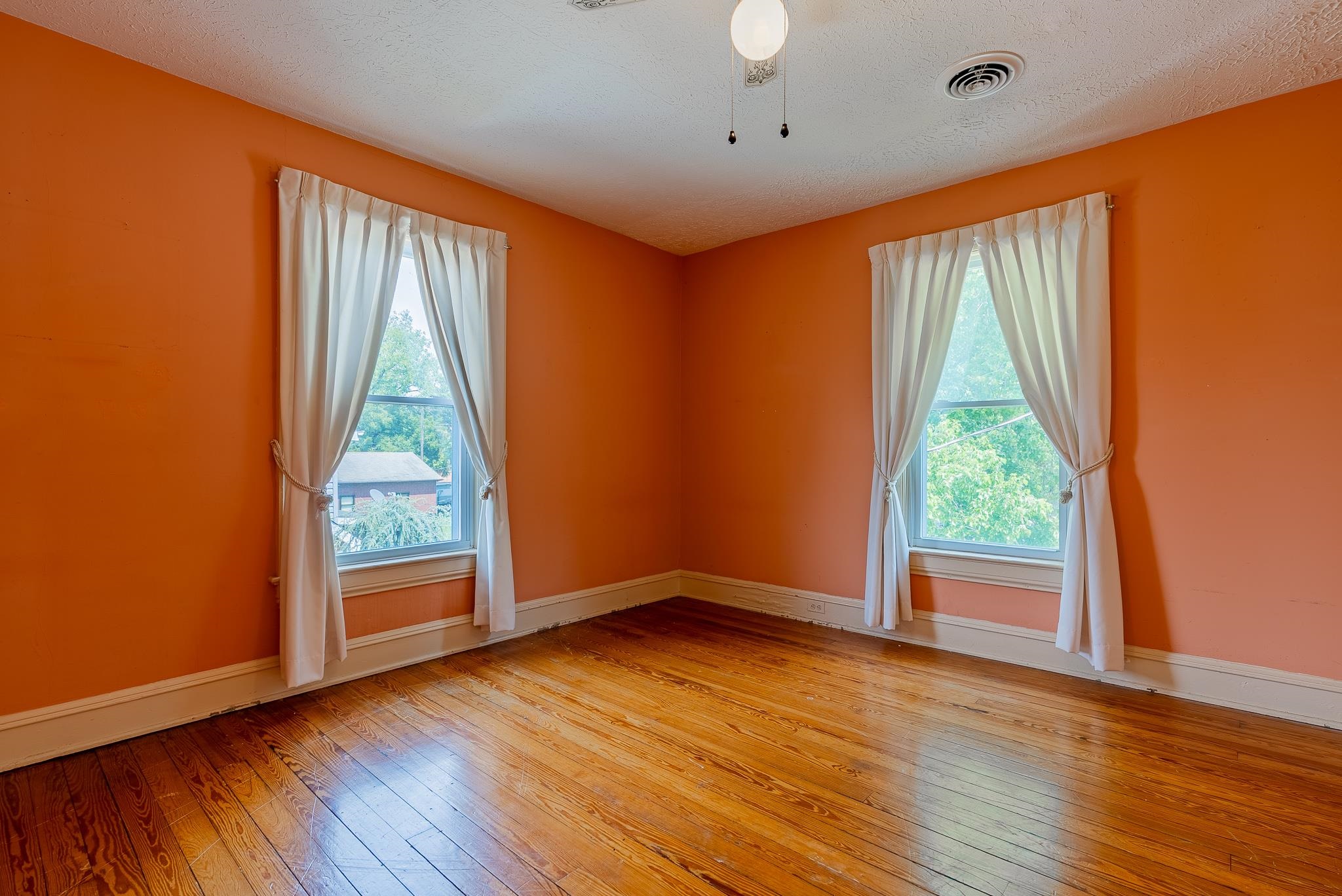 409 8TH ST, WAYNESBORO, Virginia 22980, 4 Bedrooms Bedrooms, ,2 BathroomsBathrooms,Residential,409 8TH ST,680819 MLS # 680819
