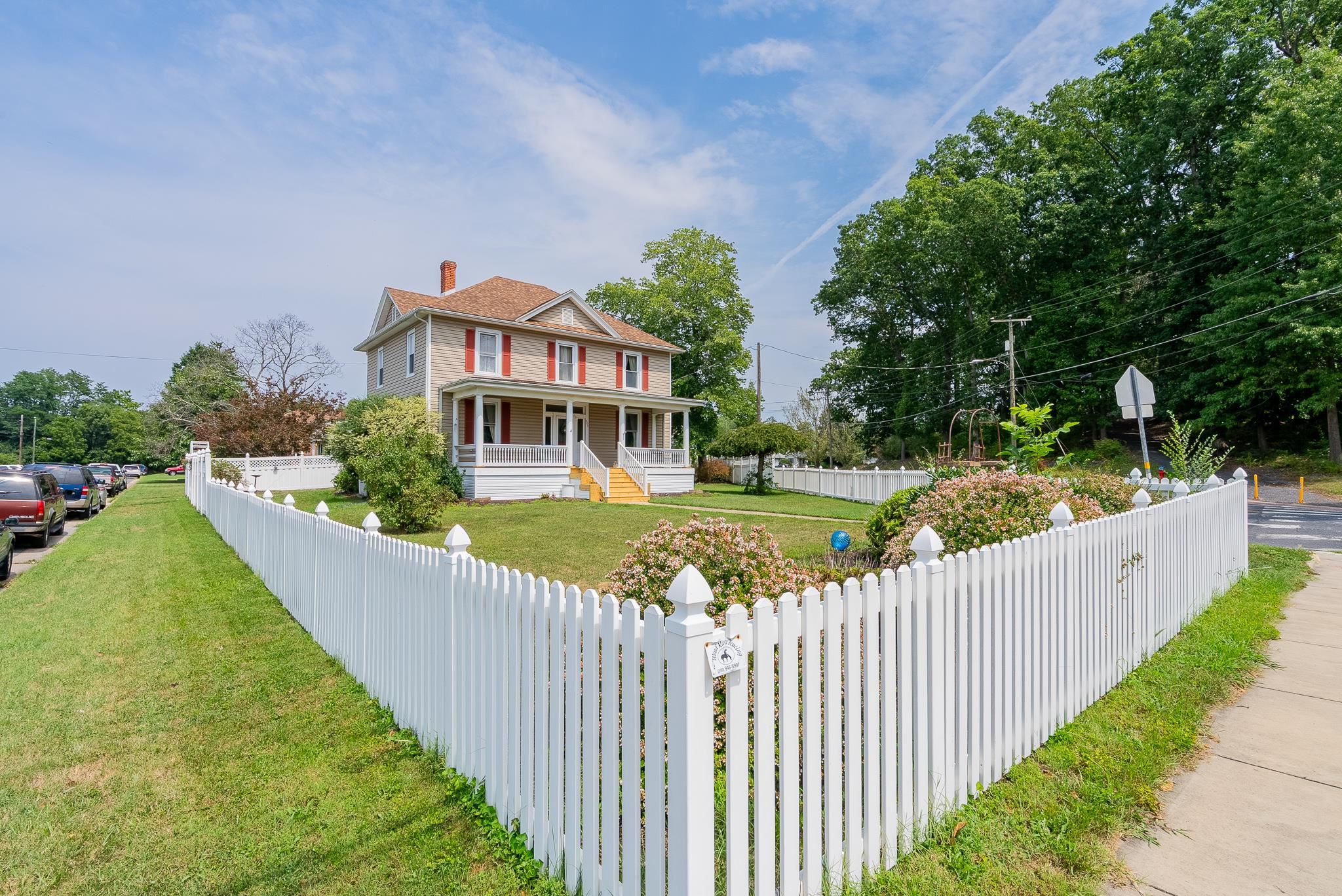 409 8TH ST, WAYNESBORO, Virginia 22980, 4 Bedrooms Bedrooms, ,2 BathroomsBathrooms,Residential,409 8TH ST,680819 MLS # 680819