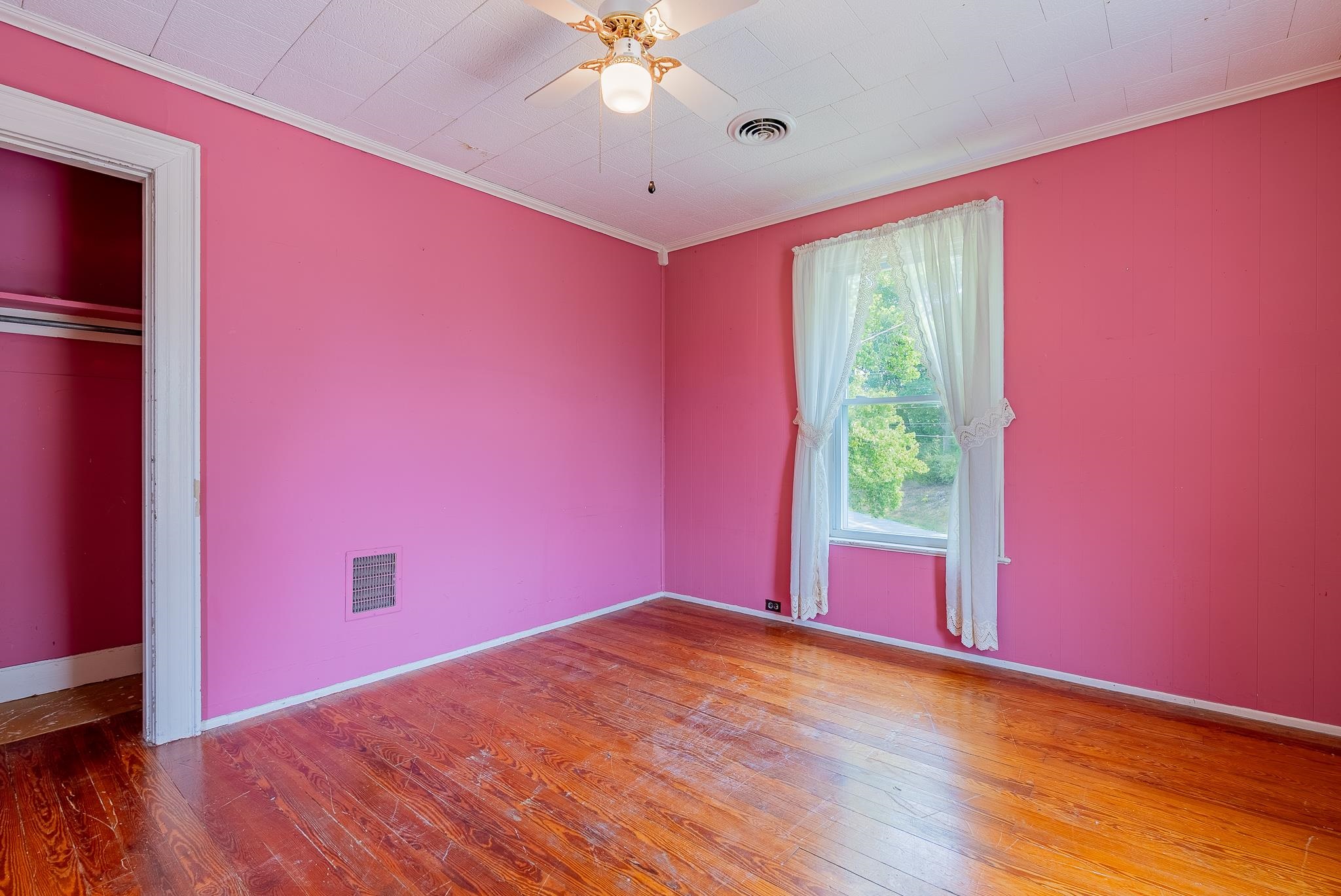 409 8TH ST, WAYNESBORO, Virginia 22980, 4 Bedrooms Bedrooms, ,2 BathroomsBathrooms,Residential,409 8TH ST,680819 MLS # 680819