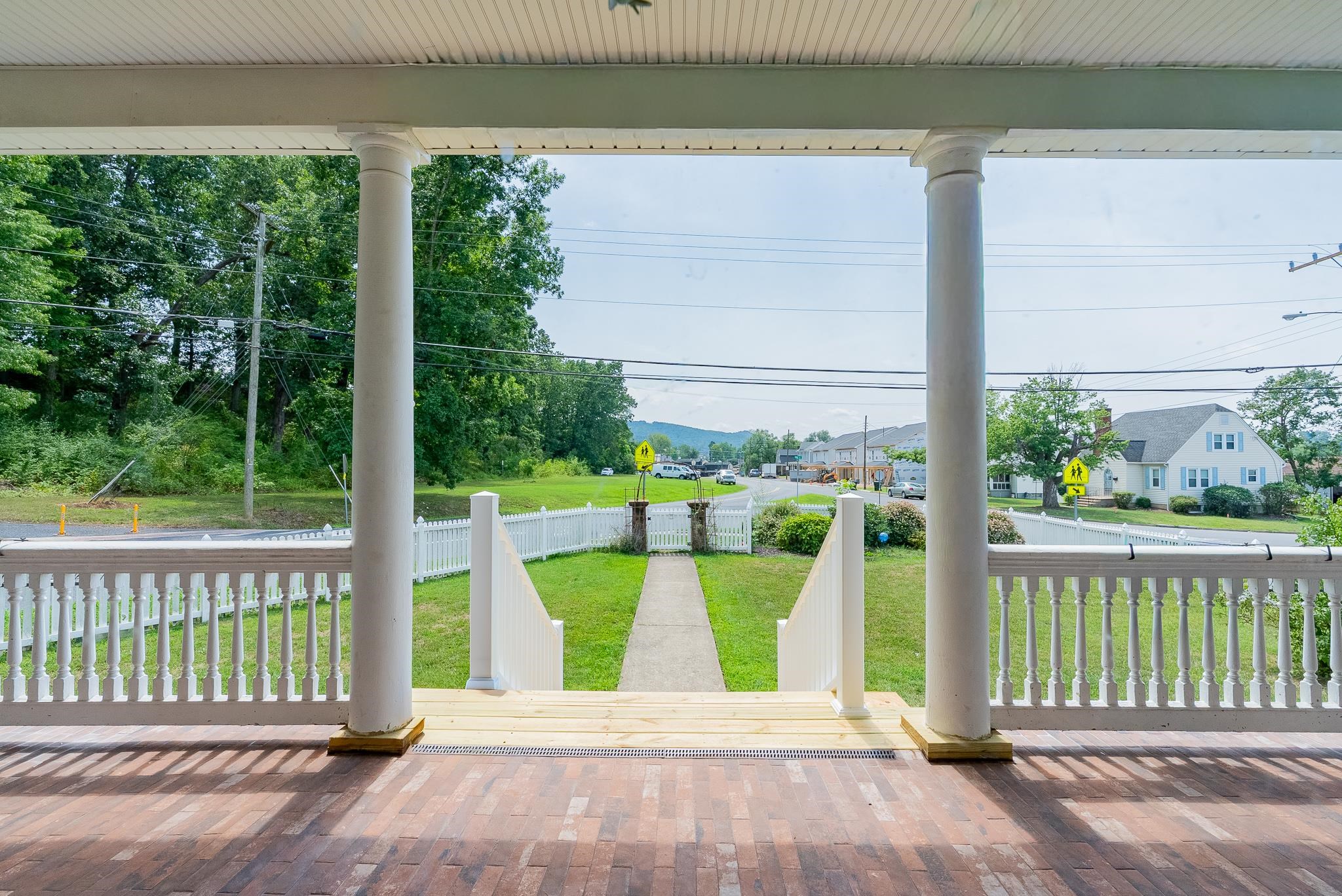 409 8TH ST, WAYNESBORO, Virginia 22980, 4 Bedrooms Bedrooms, ,2 BathroomsBathrooms,Residential,409 8TH ST,680819 MLS # 680819
