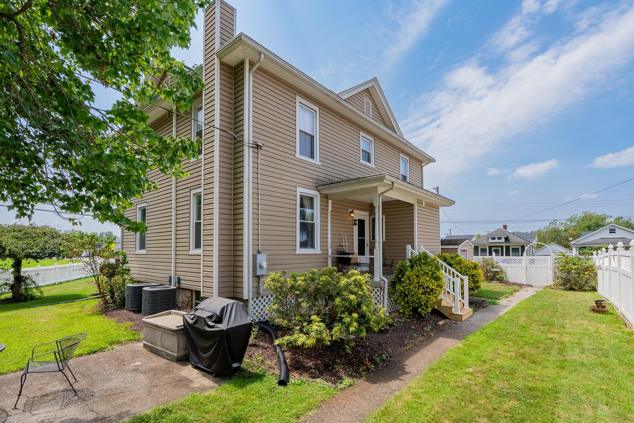 409 8TH ST, WAYNESBORO, Virginia 22980, 4 Bedrooms Bedrooms, ,2 BathroomsBathrooms,Residential,409 8TH ST,680819 MLS # 680819