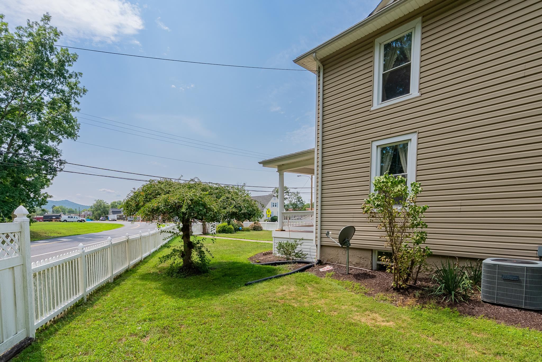409 8TH ST, WAYNESBORO, Virginia 22980, 4 Bedrooms Bedrooms, ,2 BathroomsBathrooms,Residential,409 8TH ST,680819 MLS # 680819