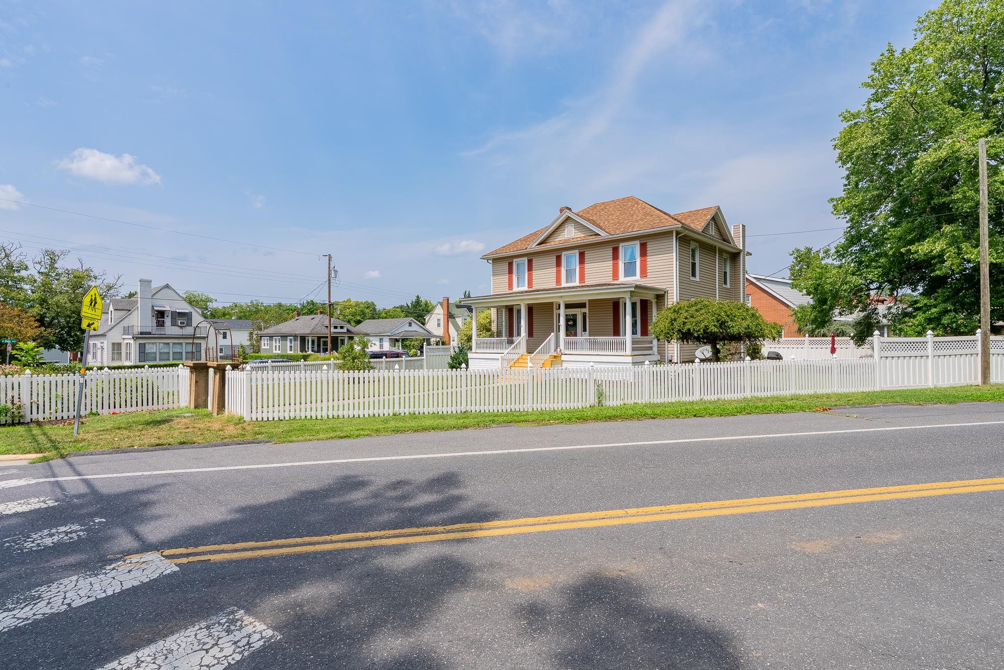 409 8TH ST, WAYNESBORO, Virginia 22980, 4 Bedrooms Bedrooms, ,2 BathroomsBathrooms,Residential,409 8TH ST,680819 MLS # 680819