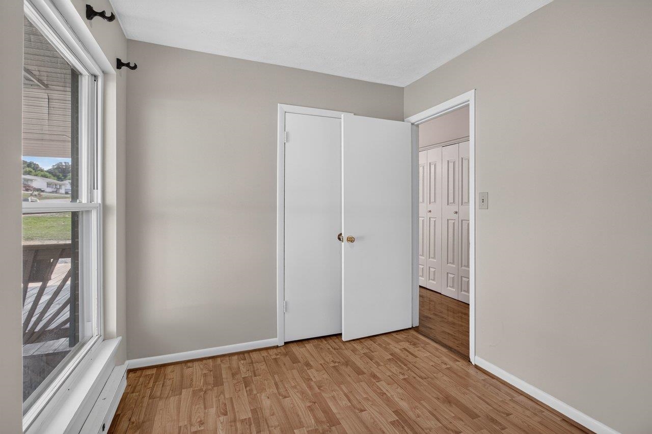 204 FOURTH ST, BROADWAY, Virginia 22815, 3 Bedrooms Bedrooms, ,1 BathroomBathrooms,Residential,204 FOURTH ST,680823 MLS # 680823