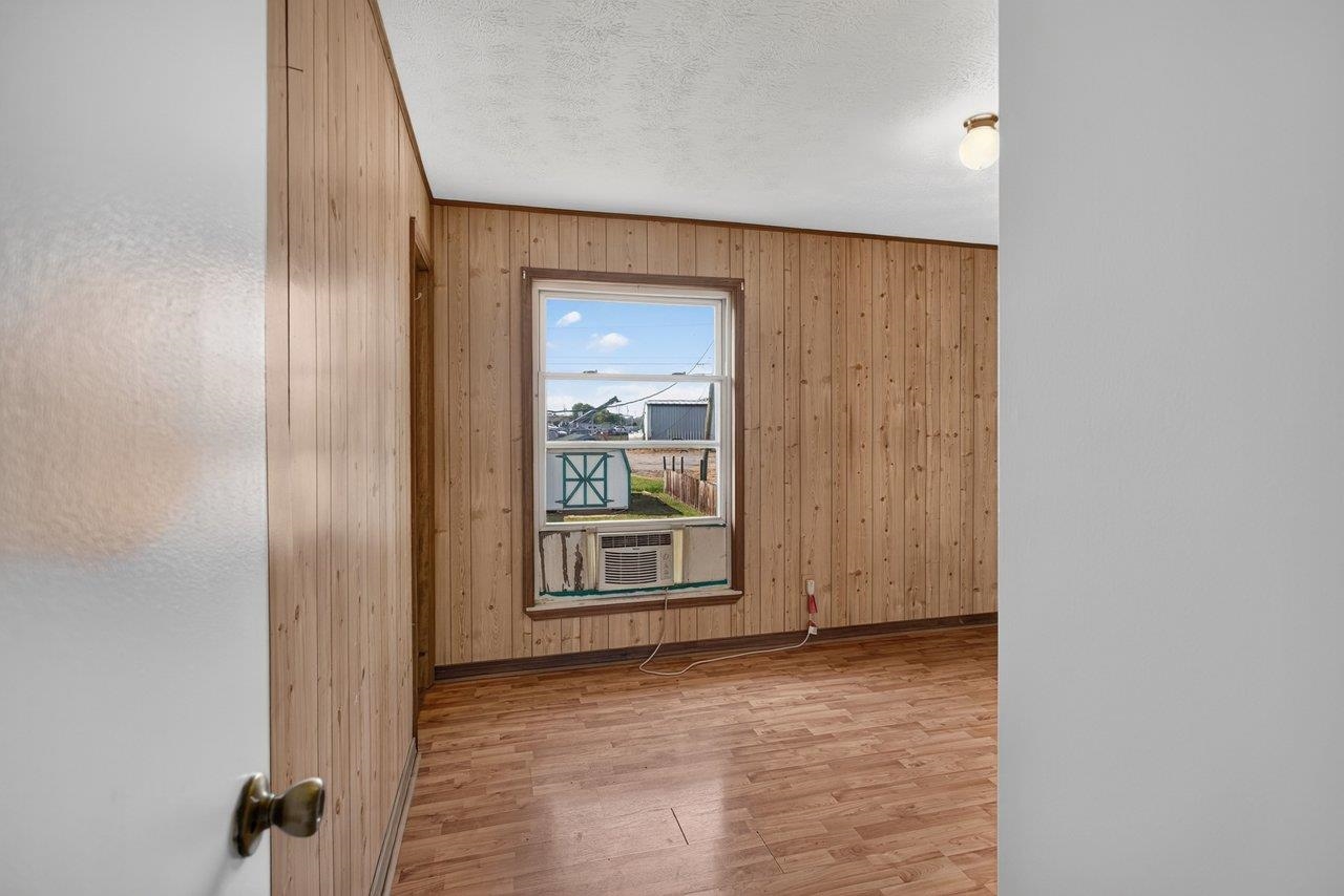204 FOURTH ST, BROADWAY, Virginia 22815, 3 Bedrooms Bedrooms, ,1 BathroomBathrooms,Residential,204 FOURTH ST,680823 MLS # 680823