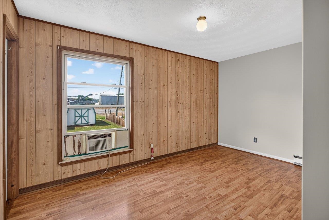 204 FOURTH ST, BROADWAY, Virginia 22815, 3 Bedrooms Bedrooms, ,1 BathroomBathrooms,Residential,204 FOURTH ST,680823 MLS # 680823
