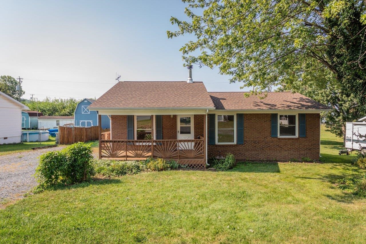 204 FOURTH ST, BROADWAY, Virginia 22815, 3 Bedrooms Bedrooms, ,1 BathroomBathrooms,Residential,204 FOURTH ST,680823 MLS # 680823
