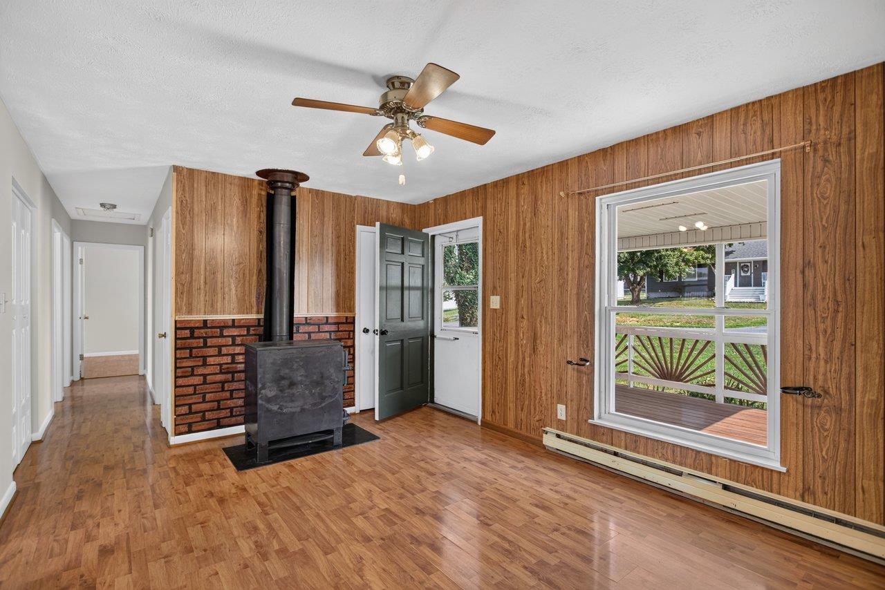 204 FOURTH ST, BROADWAY, Virginia 22815, 3 Bedrooms Bedrooms, ,1 BathroomBathrooms,Residential,204 FOURTH ST,680823 MLS # 680823