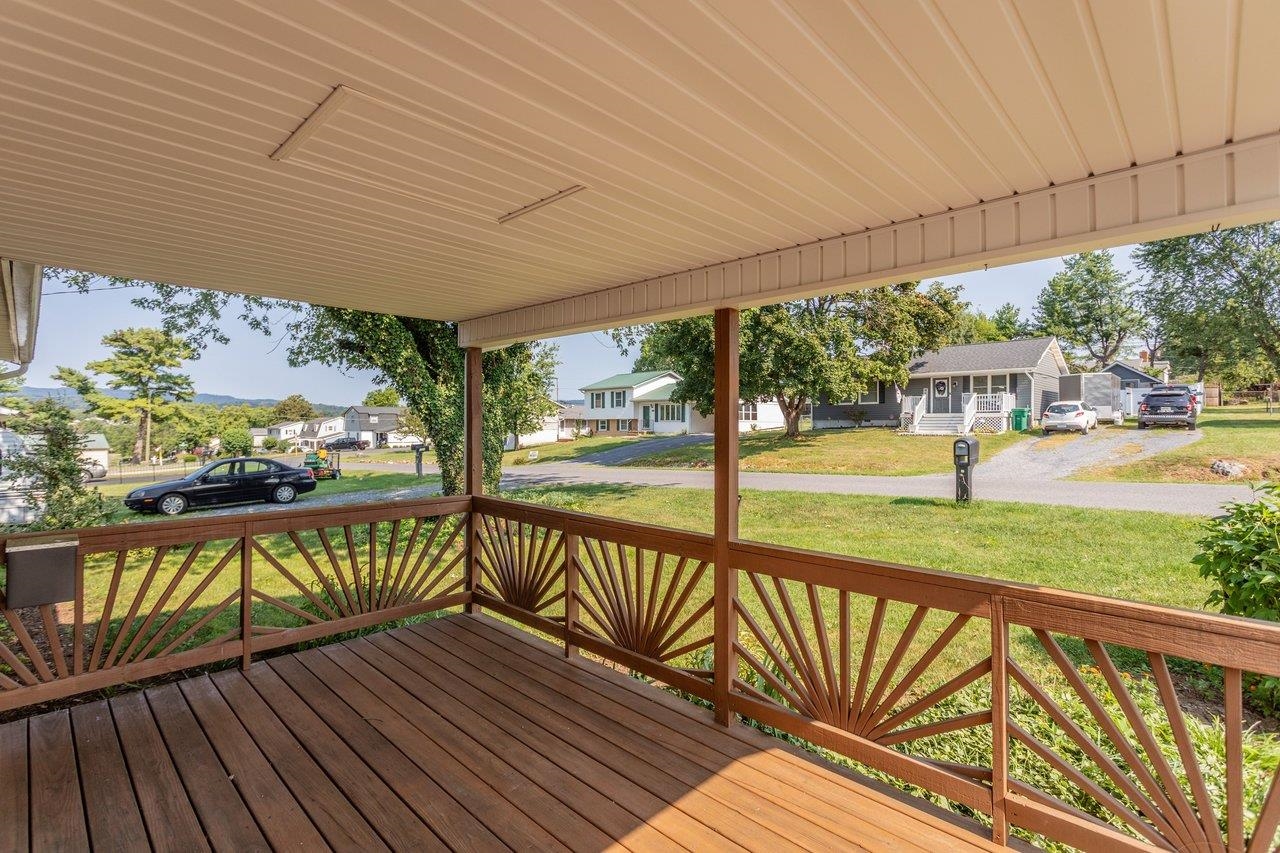 204 FOURTH ST, BROADWAY, Virginia 22815, 3 Bedrooms Bedrooms, ,1 BathroomBathrooms,Residential,204 FOURTH ST,680823 MLS # 680823