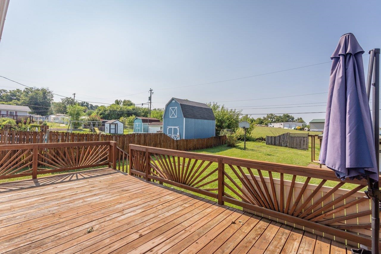 204 FOURTH ST, BROADWAY, Virginia 22815, 3 Bedrooms Bedrooms, ,1 BathroomBathrooms,Residential,204 FOURTH ST,680823 MLS # 680823