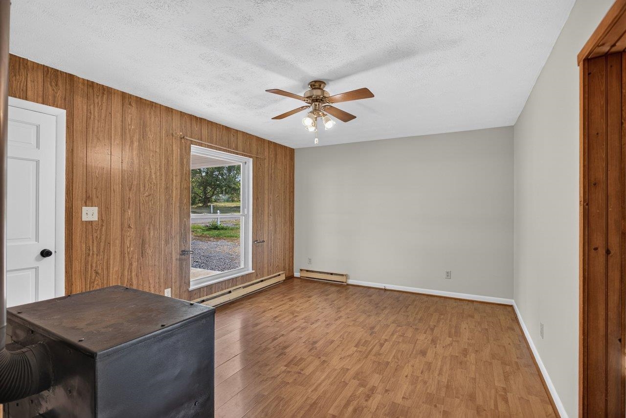 204 FOURTH ST, BROADWAY, Virginia 22815, 3 Bedrooms Bedrooms, ,1 BathroomBathrooms,Residential,204 FOURTH ST,680823 MLS # 680823