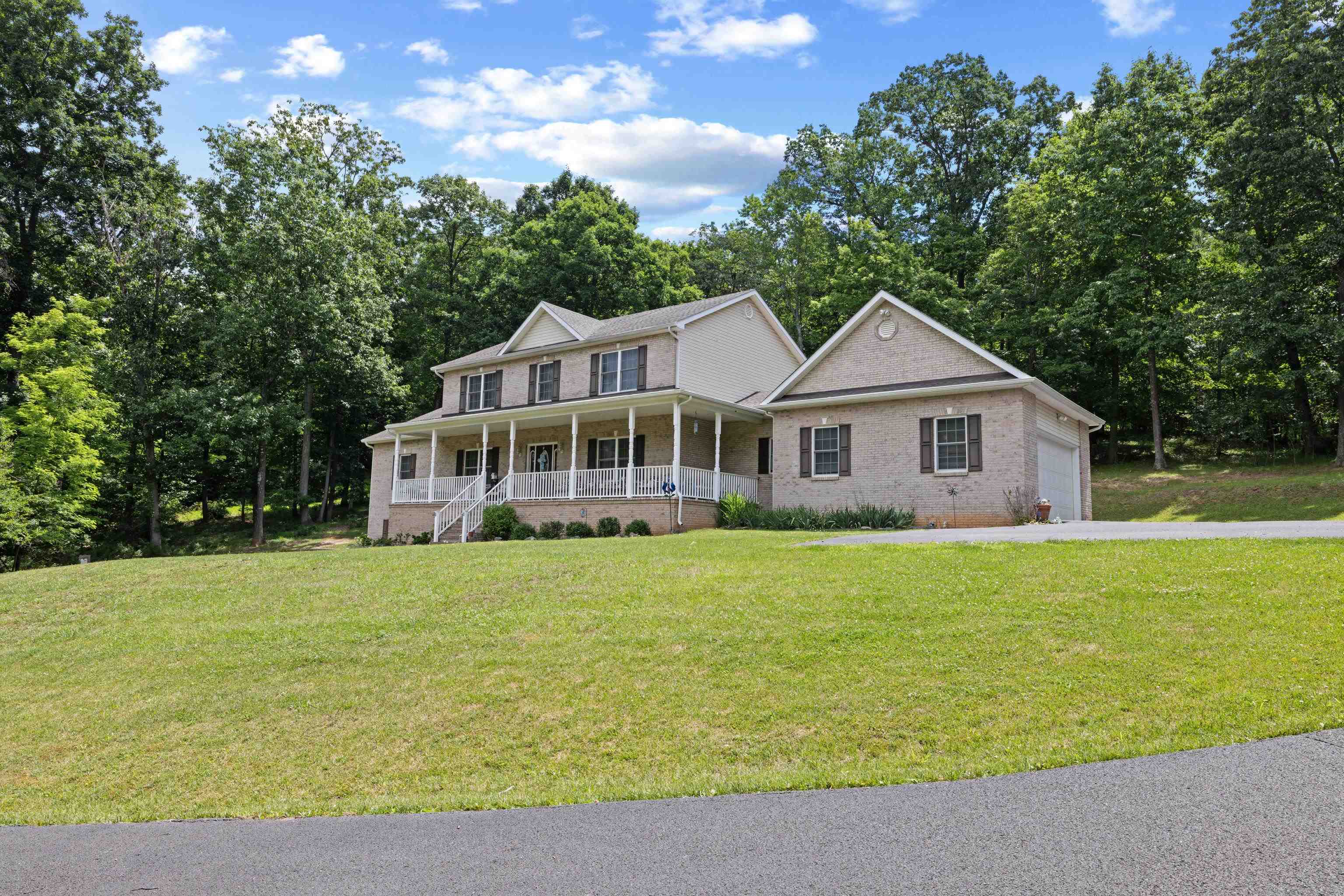 256 SKYLAR LANES WAY, WINCHESTER, Virginia 22603, 7 Bedrooms Bedrooms, ,3 BathroomsBathrooms,Residential,256 SKYLAR LANES WAY,678524 MLS # 678524 256 SKYLAR LANES WAY, WINCHESTER, Virginia 22603, 7 Bedrooms Bedrooms, ,3 BathroomsBathrooms,Residential,256 SKYLAR LANES WAY,678524 MLS # 678524