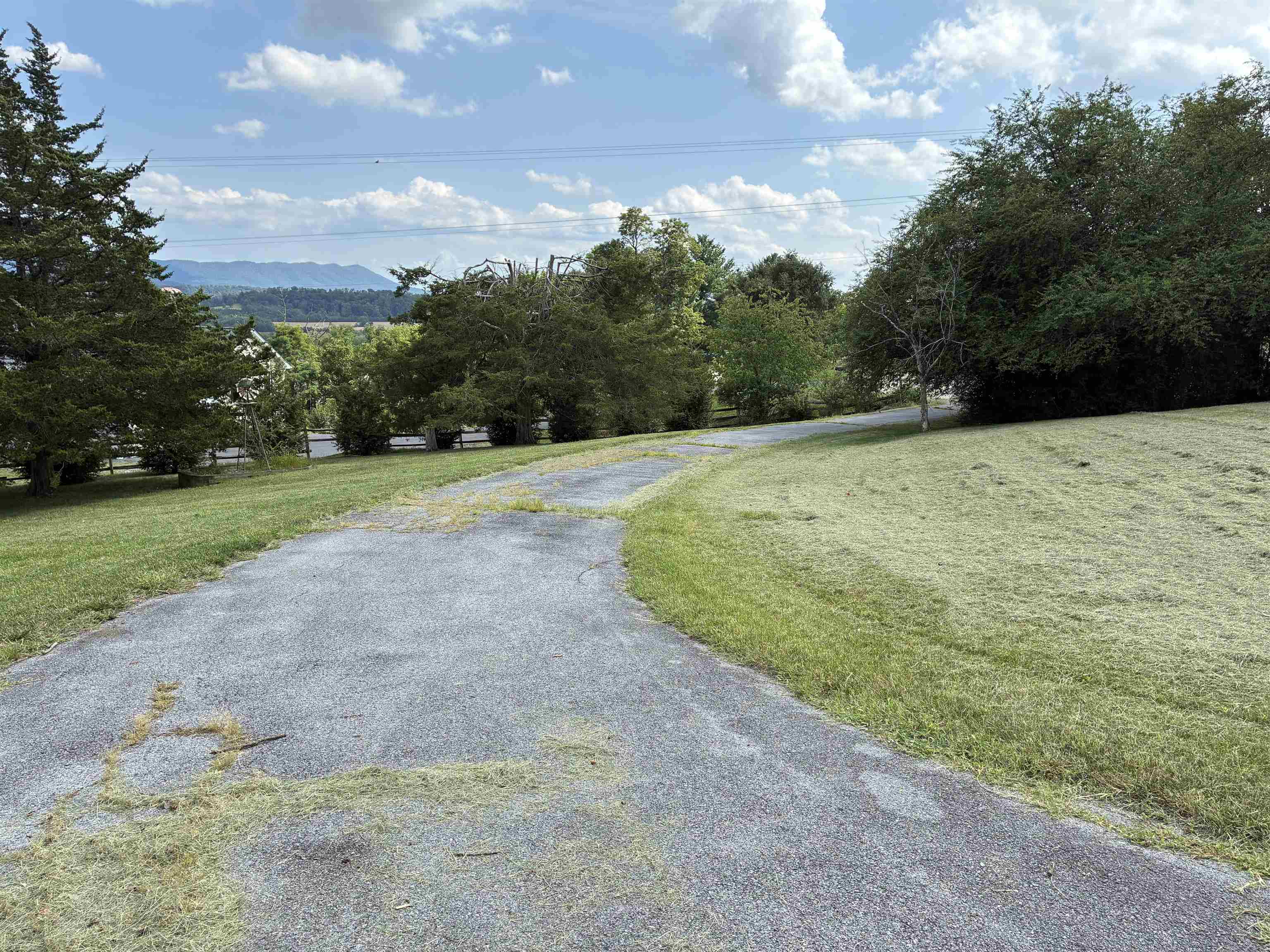 3239 WINDY HEIGHTS LN, ROCKINGHAM, Virginia 22802, 3 Bedrooms Bedrooms, ,1 BathroomBathrooms,Residential,3239 WINDY HEIGHTS LN,680833 MLS # 680833